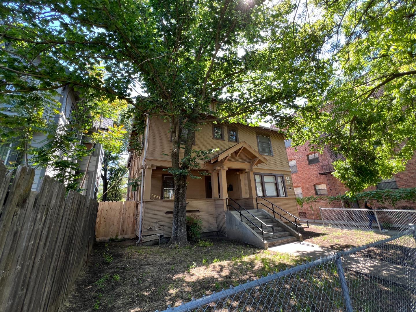 722 North San Joaquin Street