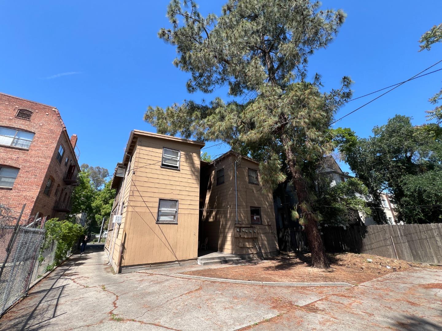 722 North San Joaquin Street