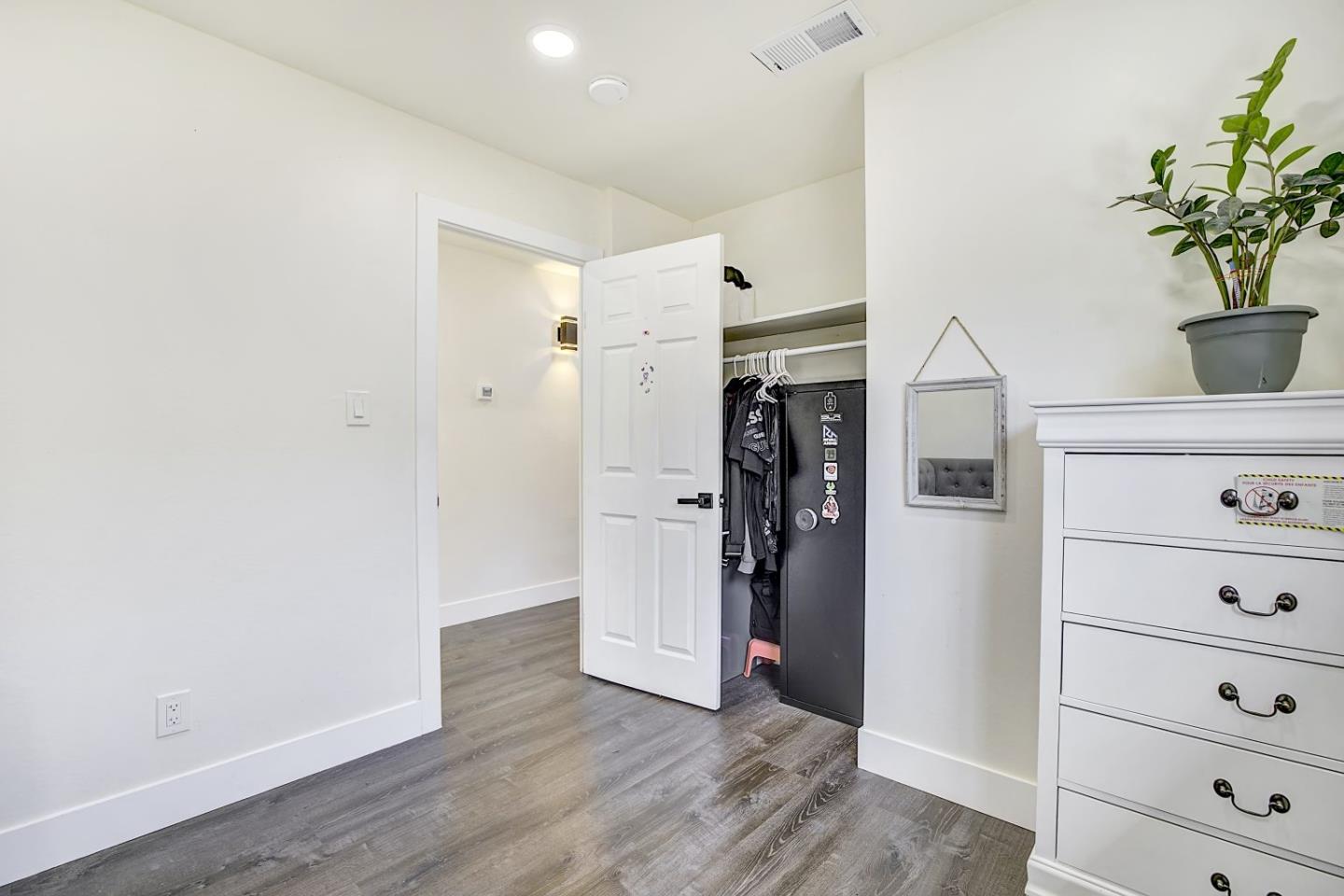404 El Cajon Drive