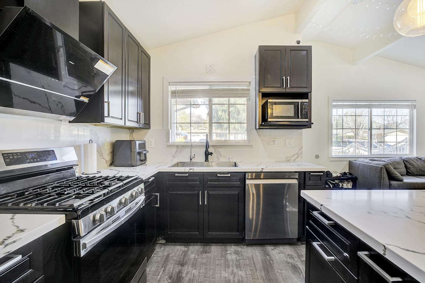 404 El Cajon Drive