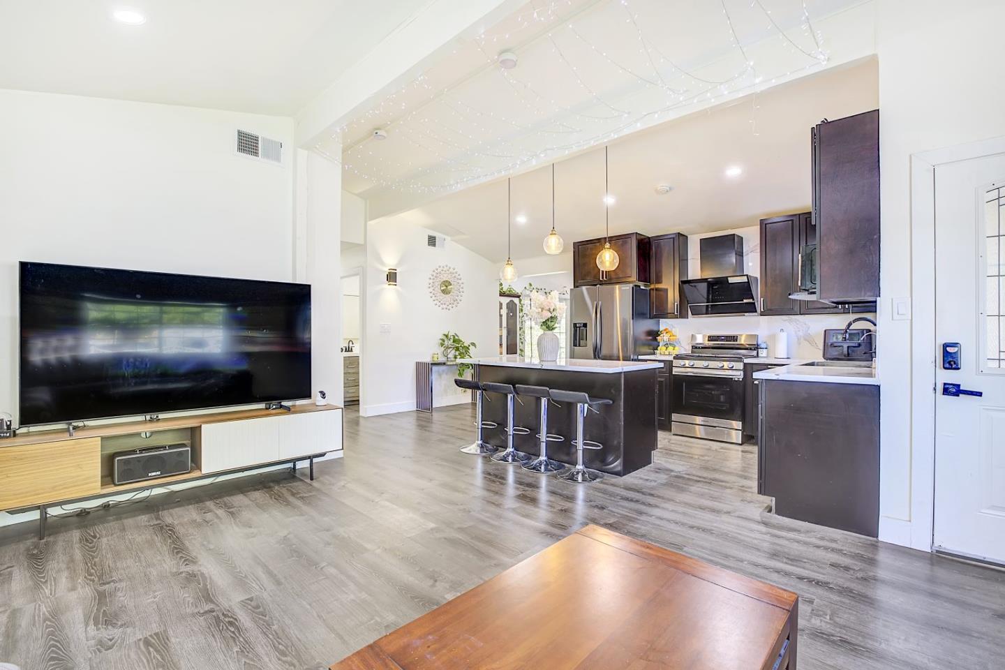 404 El Cajon Drive