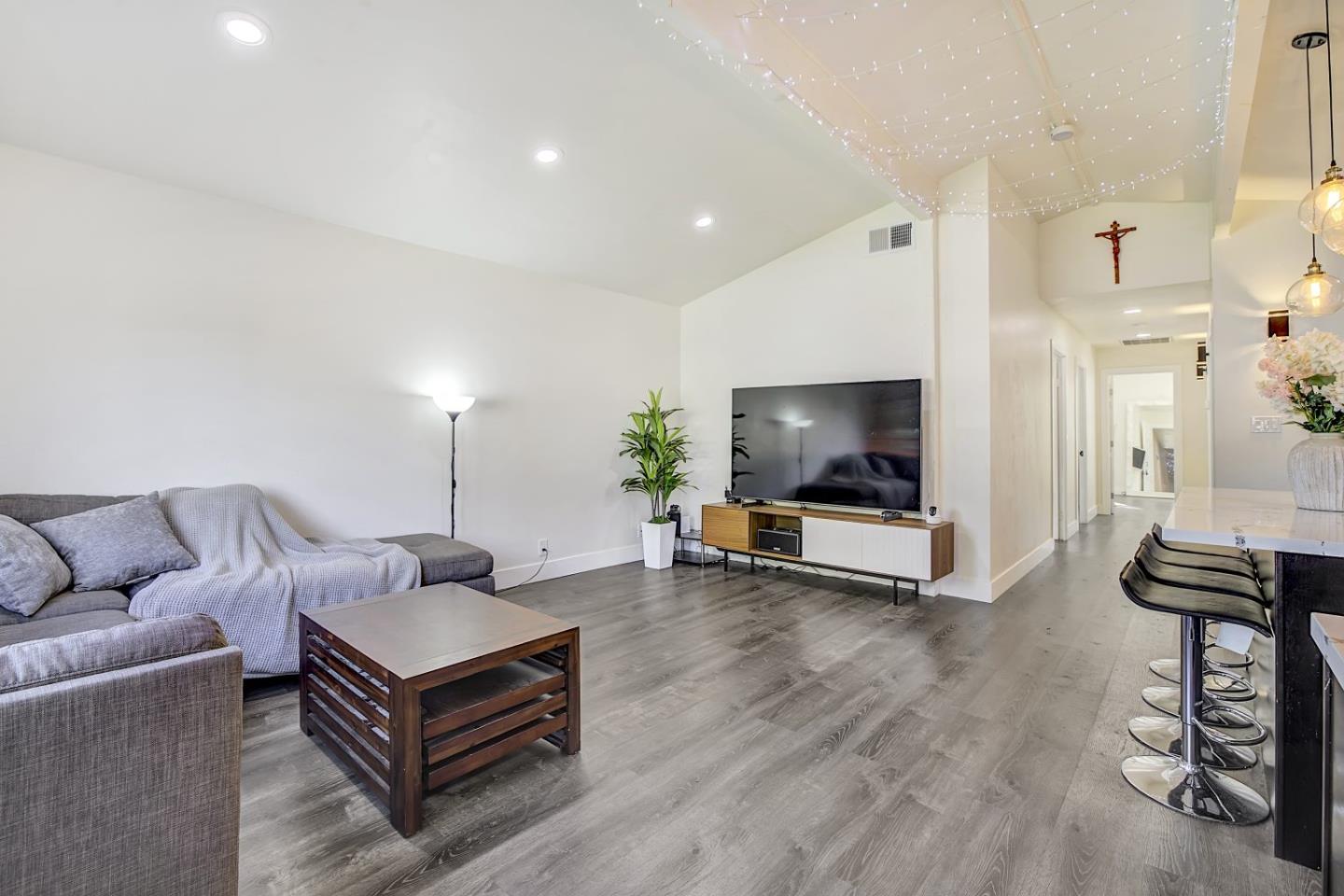 404 El Cajon Drive