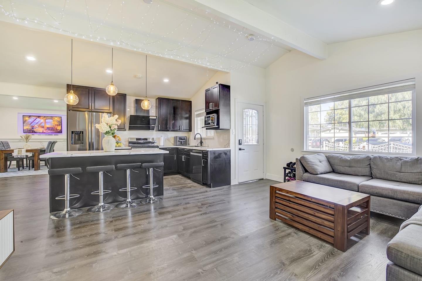 404 El Cajon Drive