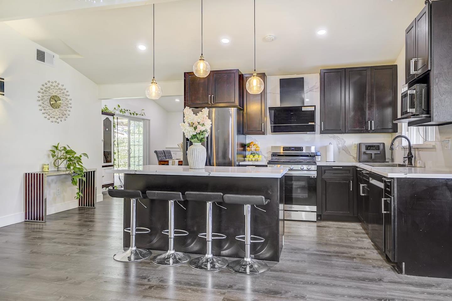 404 El Cajon Drive