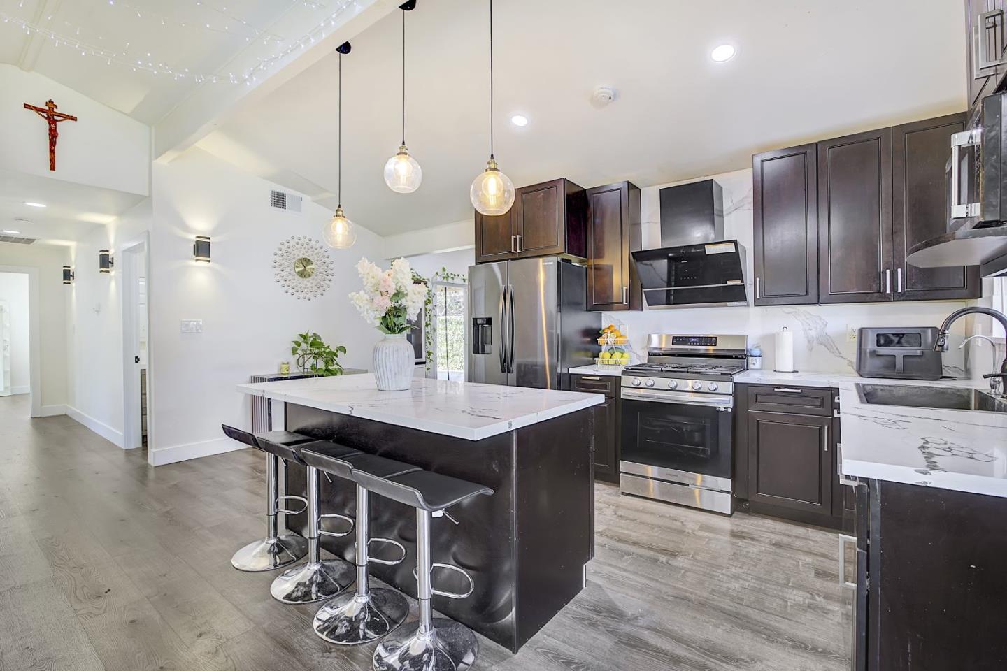 404 El Cajon Drive