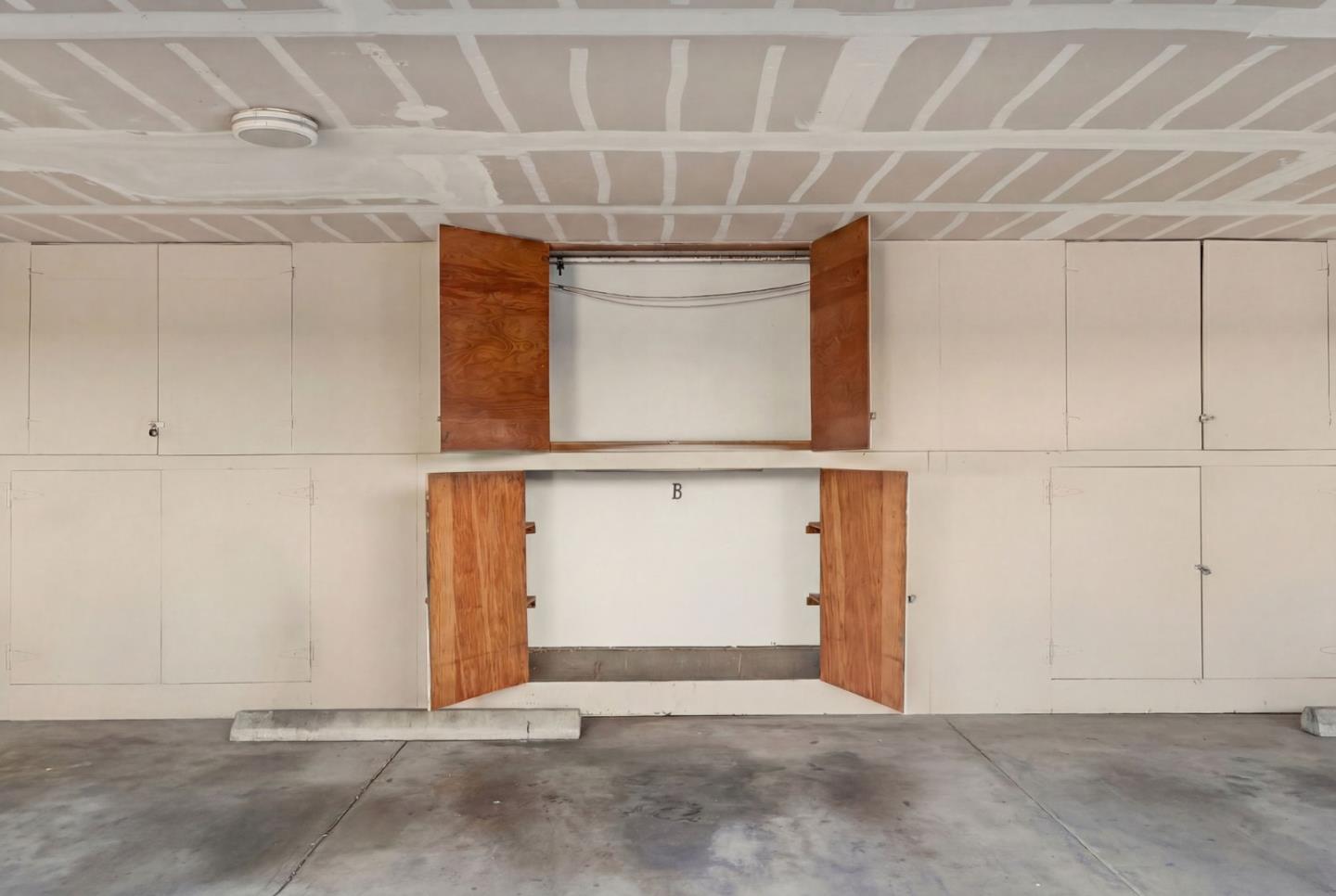 104 East Middlefield Road B