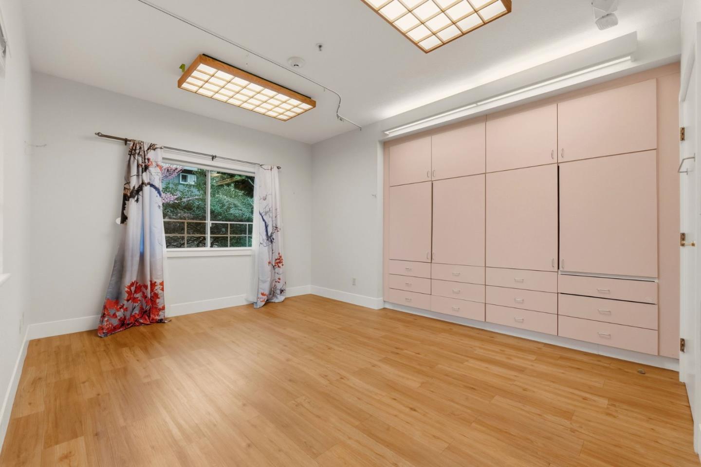 24952 Cypress Avenue