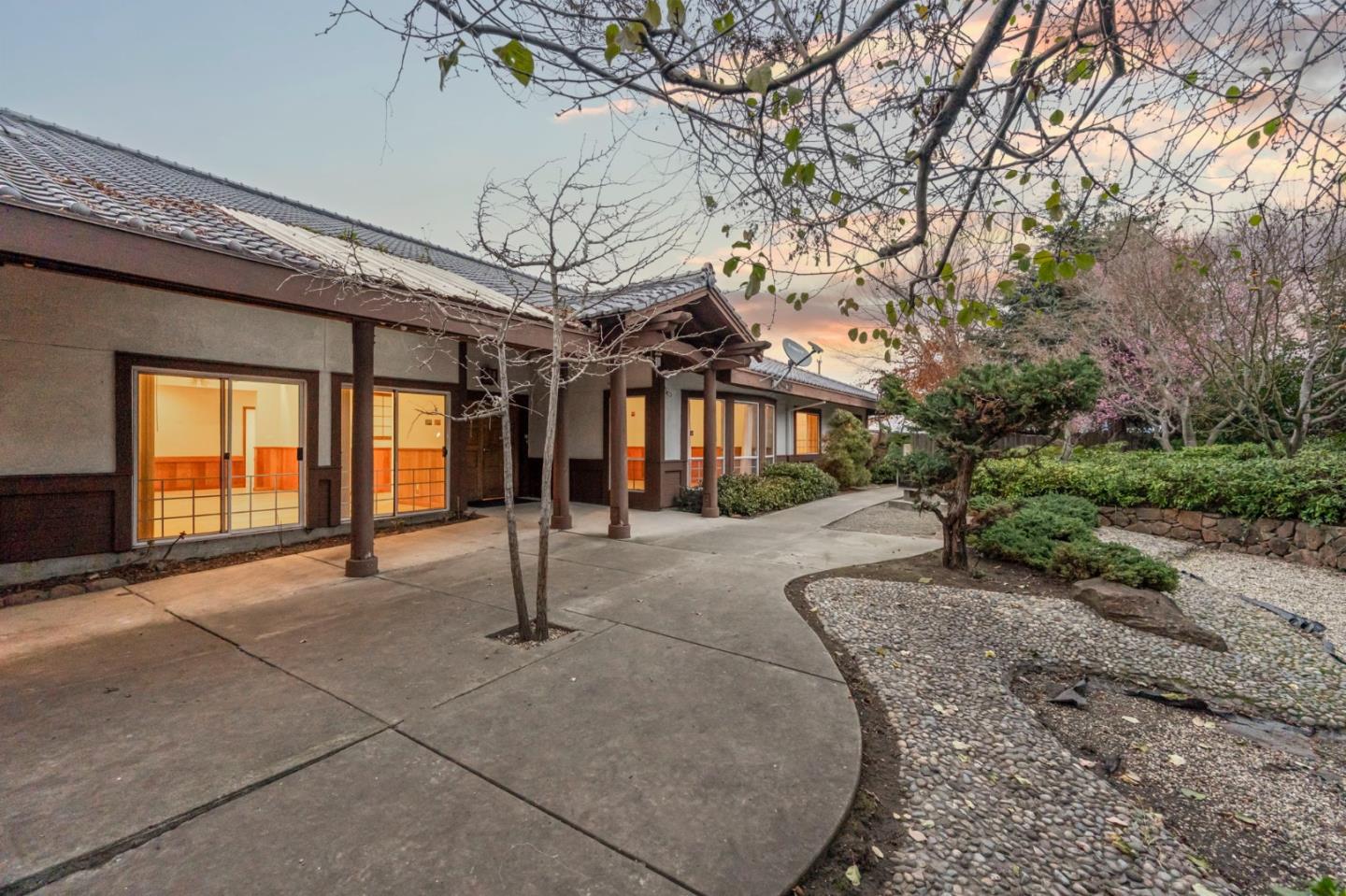 24952 Cypress Avenue