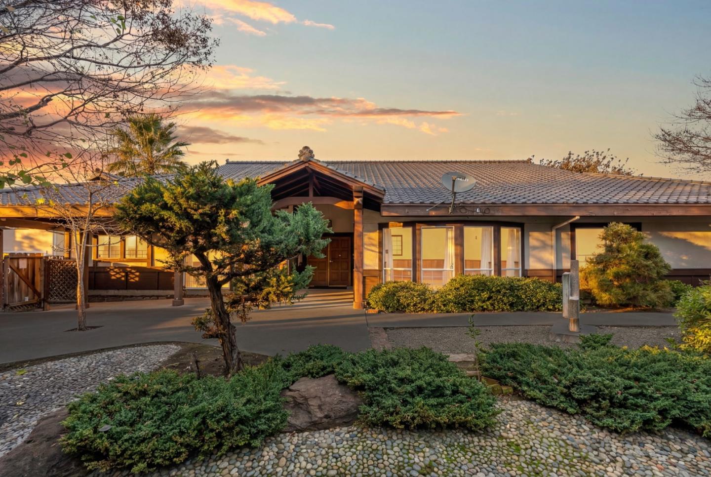 24952 Cypress Avenue