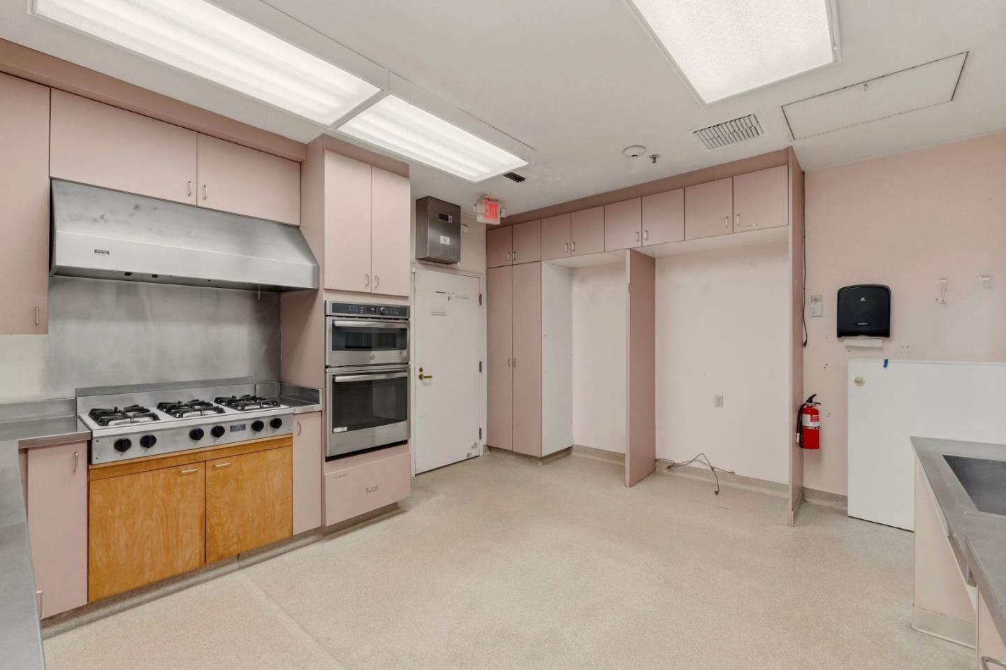 24952 Cypress Avenue