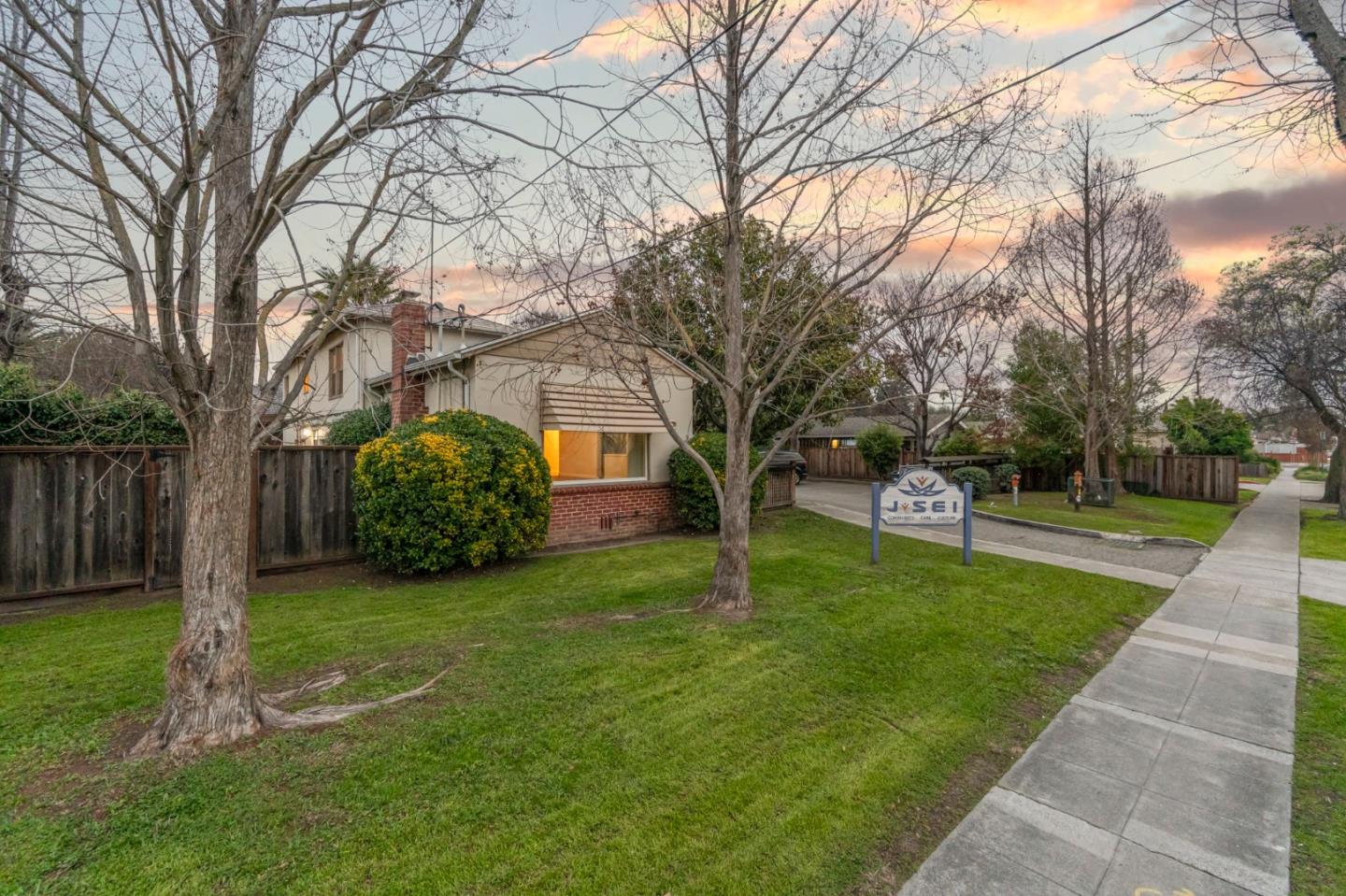 24952 Cypress Avenue