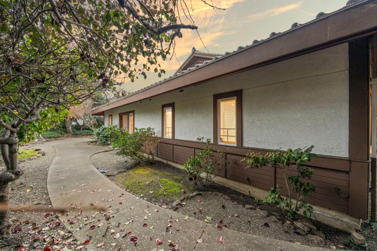 24952 Cypress Avenue