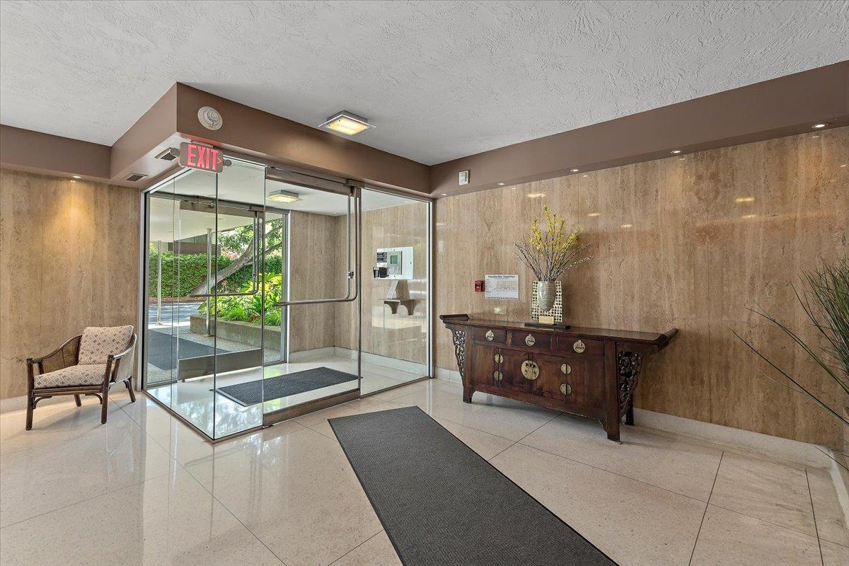 101 Alma Street 407