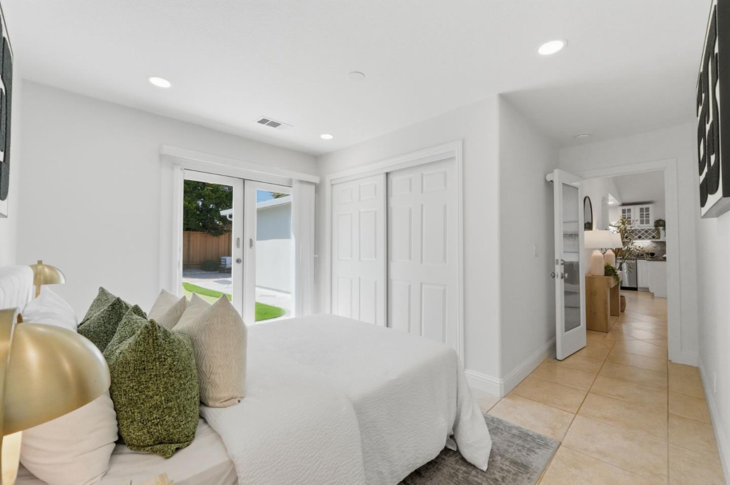 660 Hamilton Lane