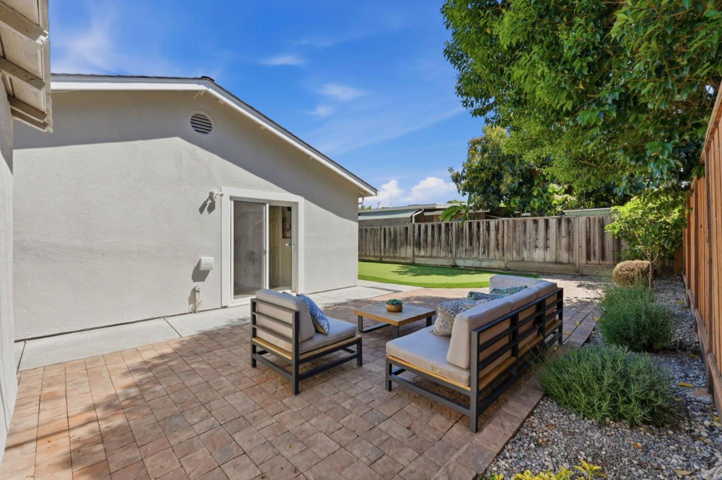 660 Hamilton Lane