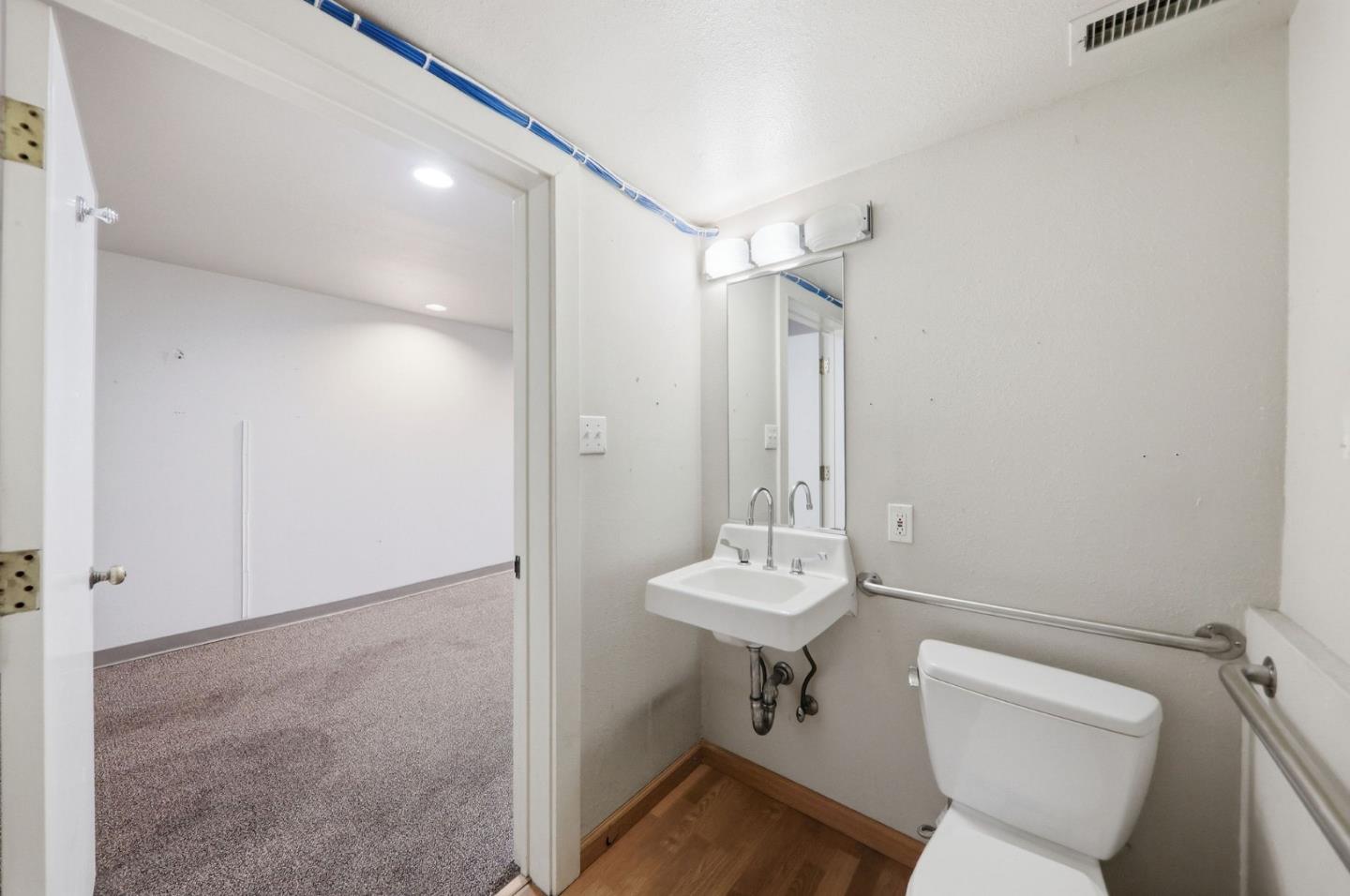 271 Austin ST