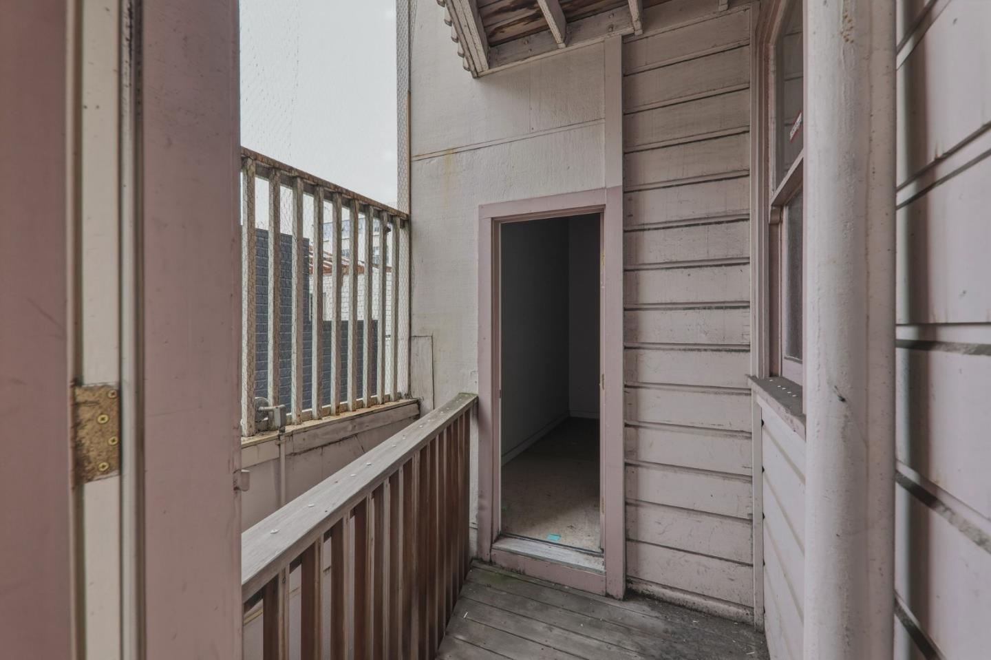 271 Austin ST