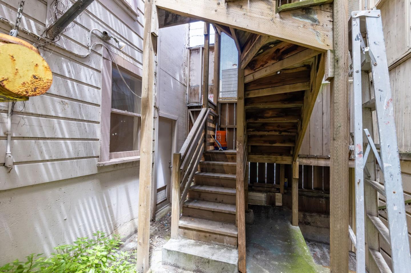 271 Austin ST