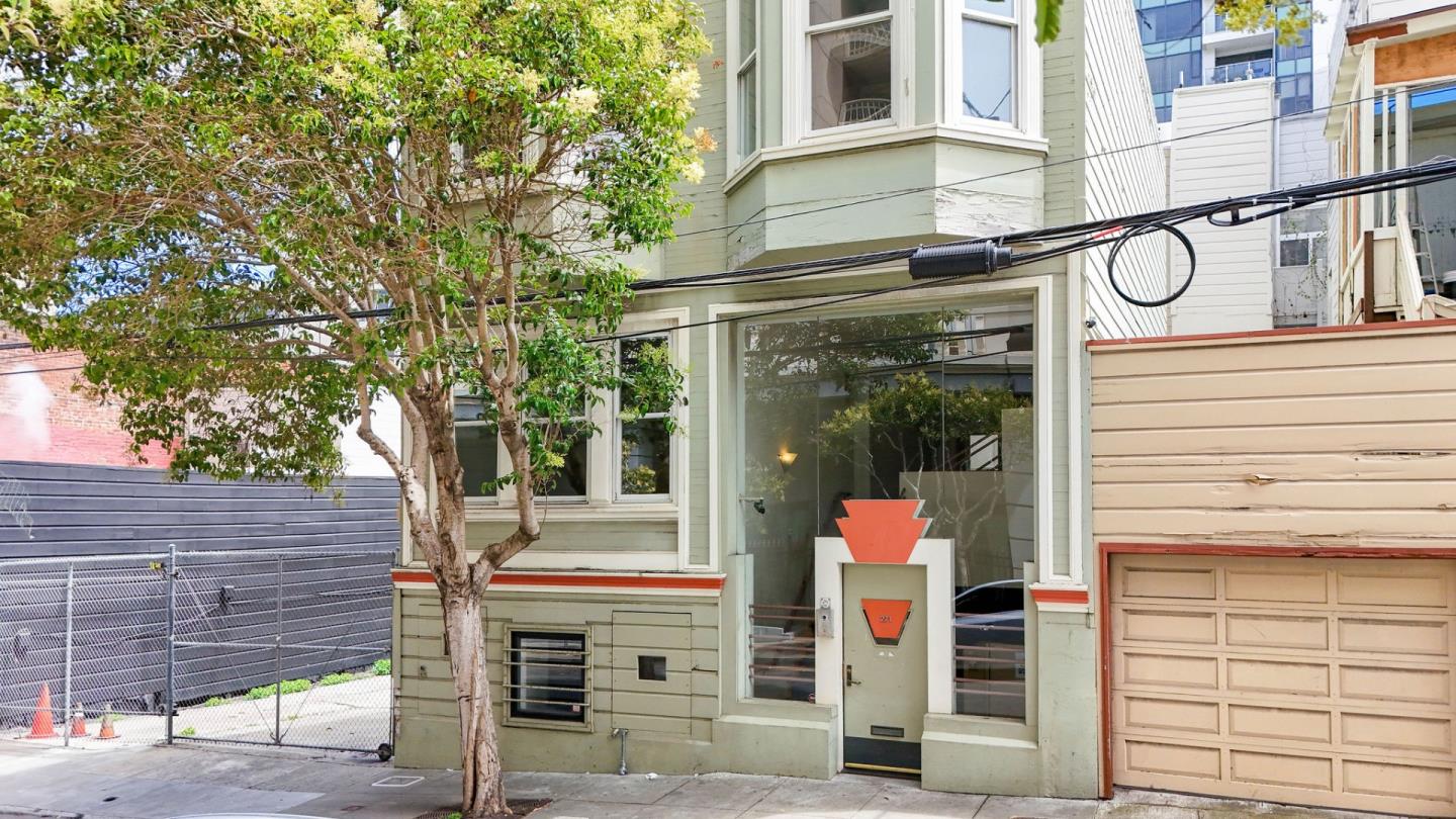 271 Austin ST