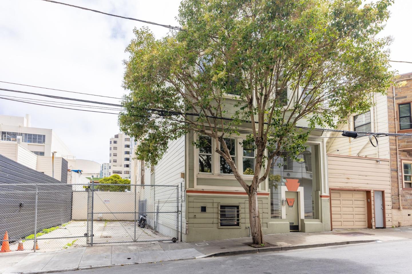 271 Austin ST