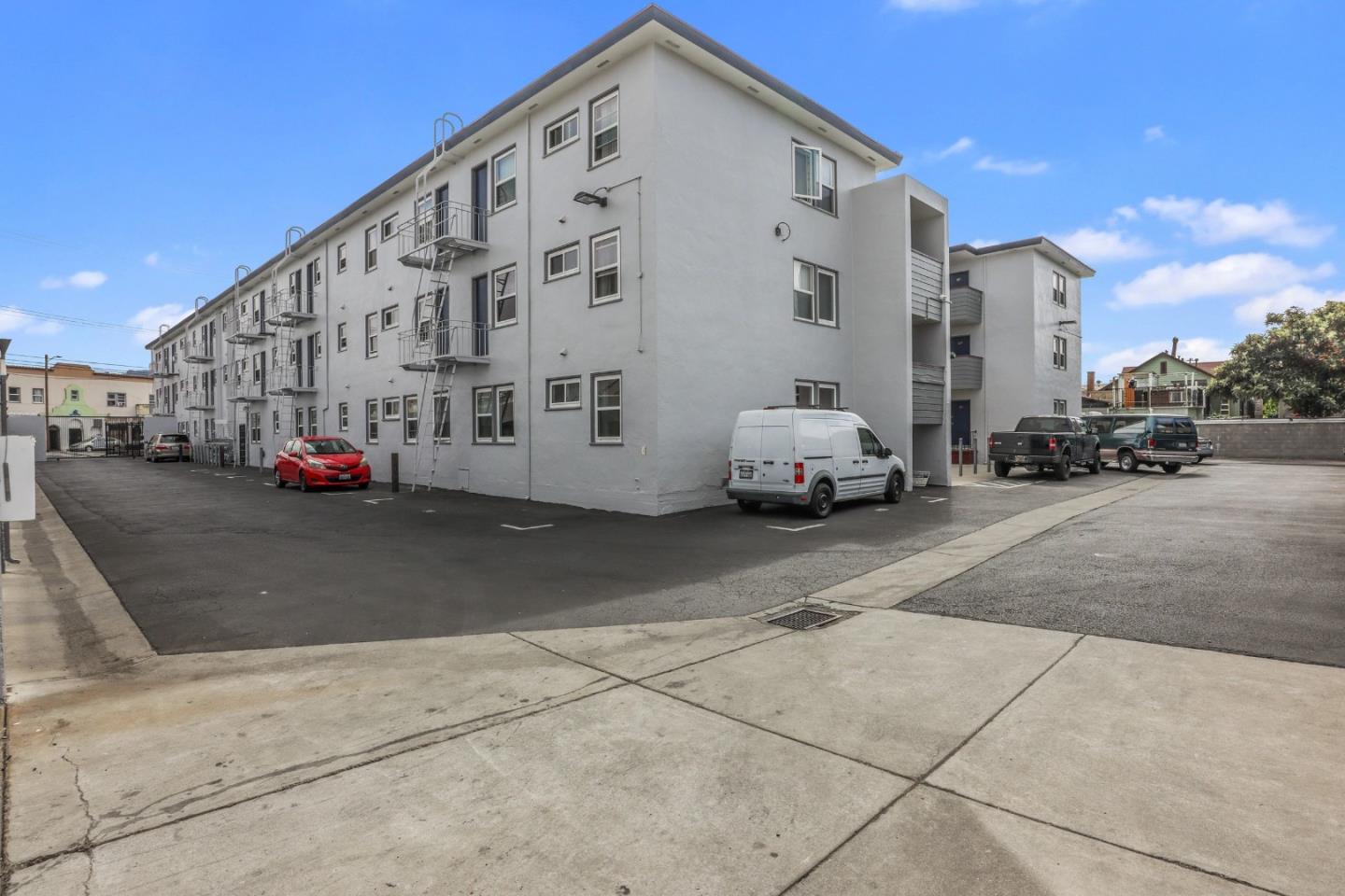2555 Foothill BLVD