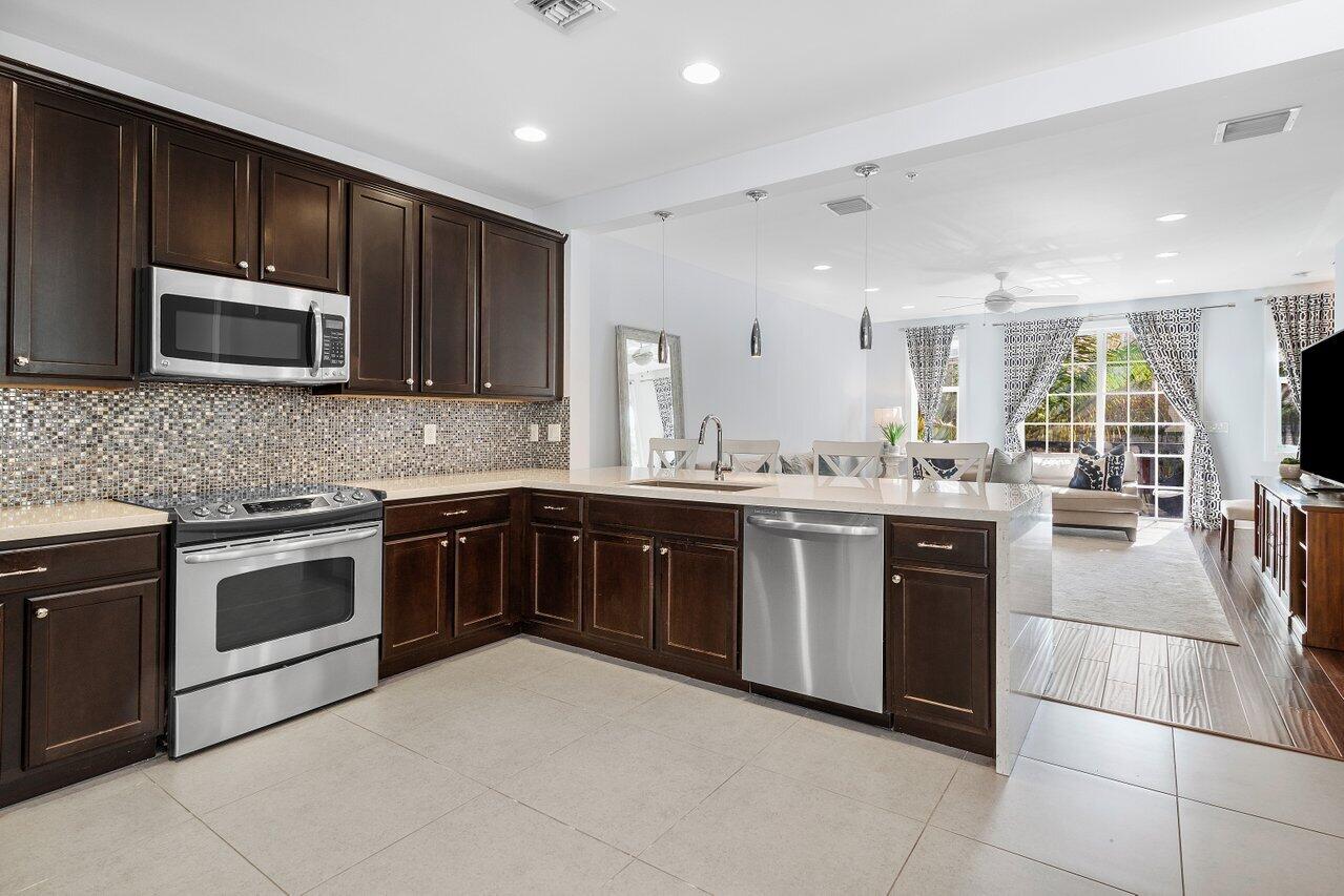 110 SW 1st Avenue