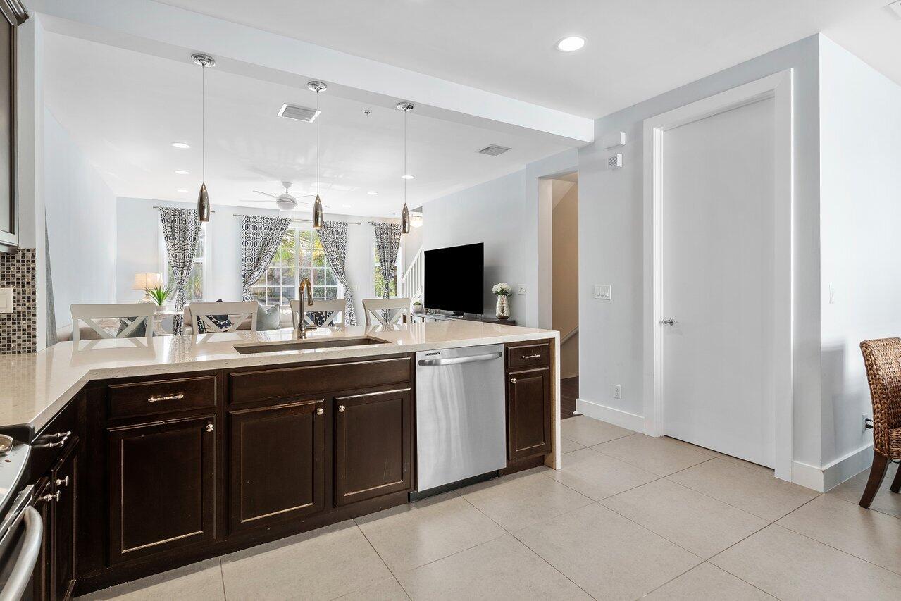 110 SW 1st Avenue