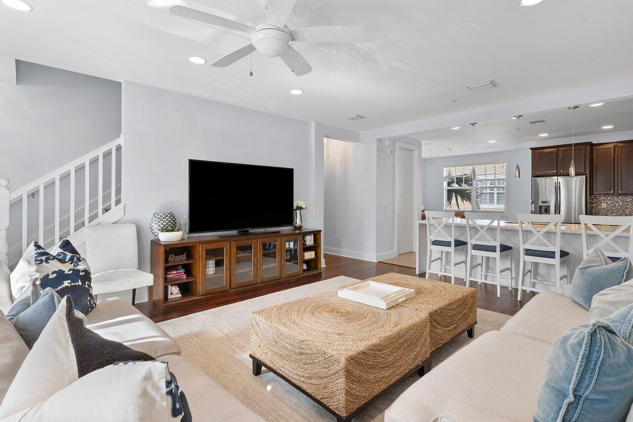 110 SW 1st Avenue