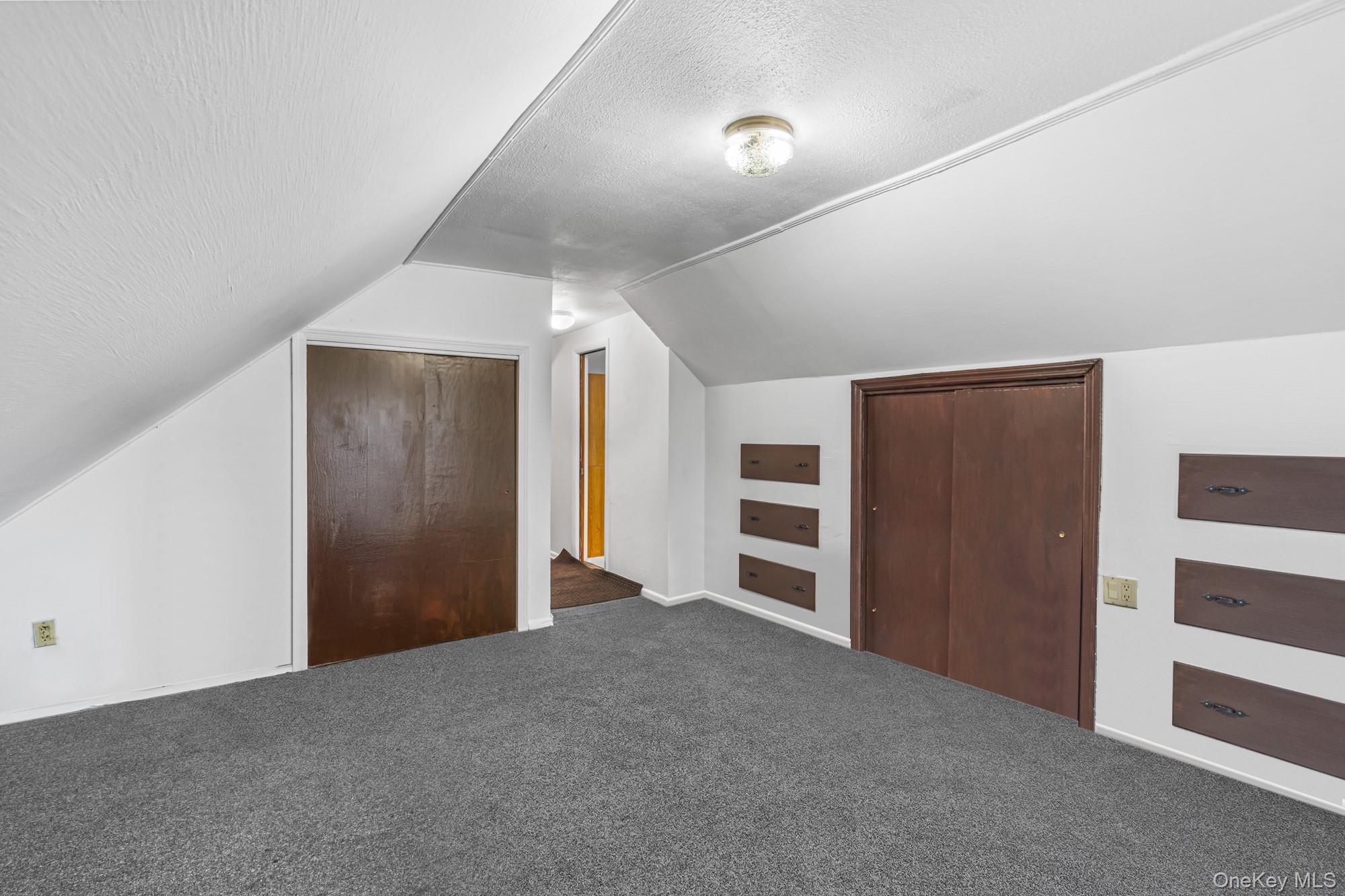 27-22 Bayside Lane