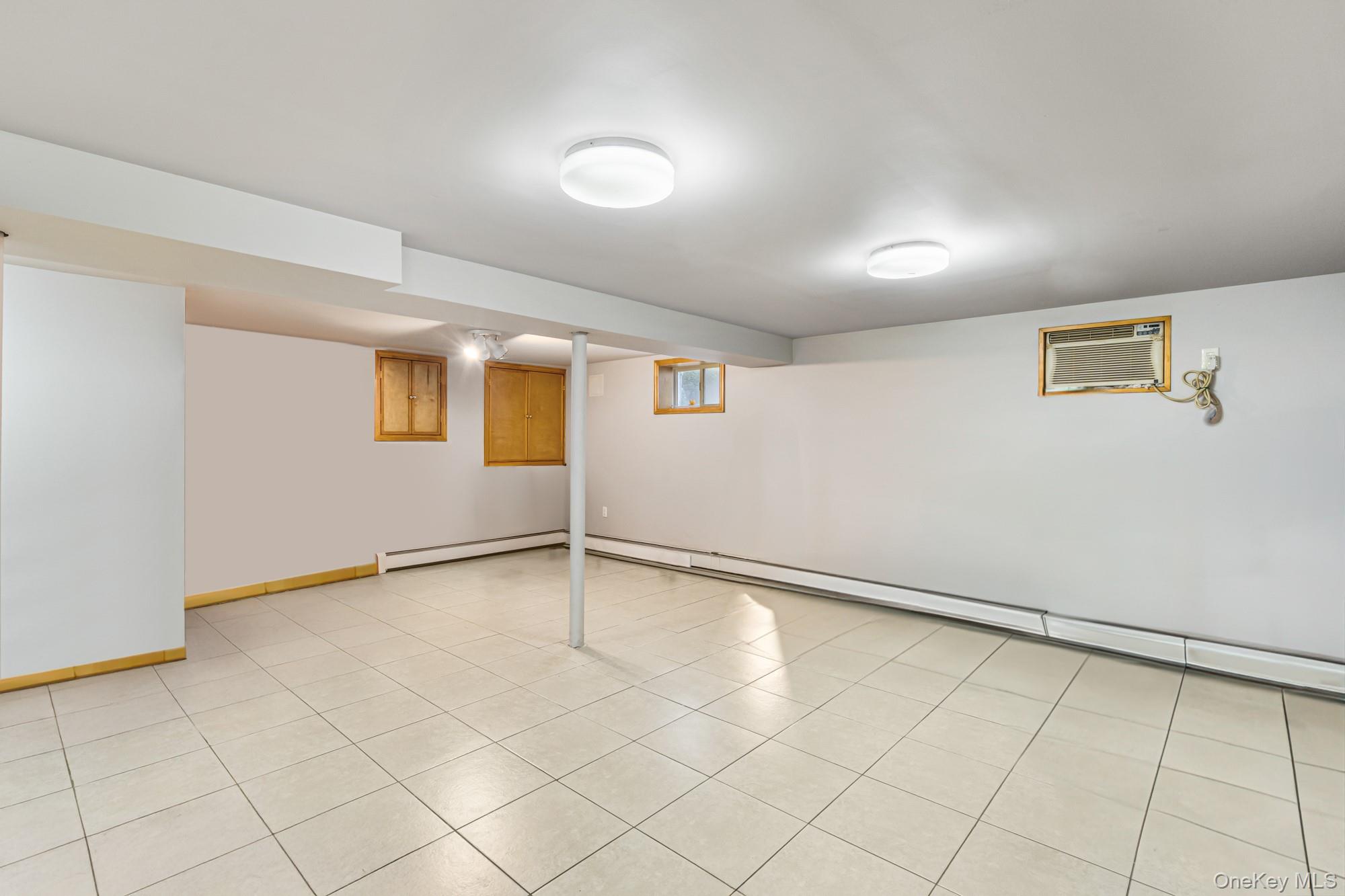 27-22 Bayside Lane