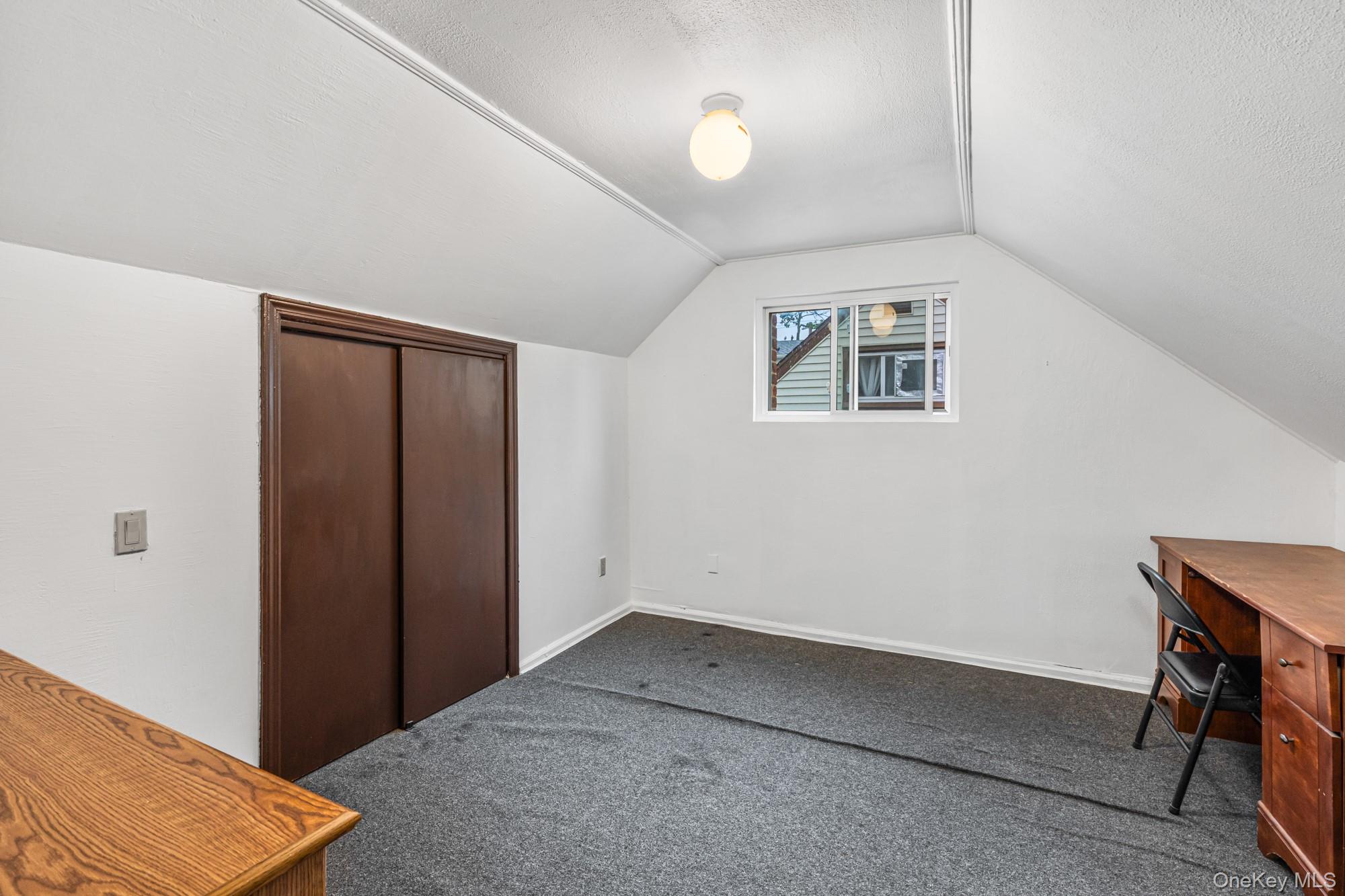 27-22 Bayside Lane
