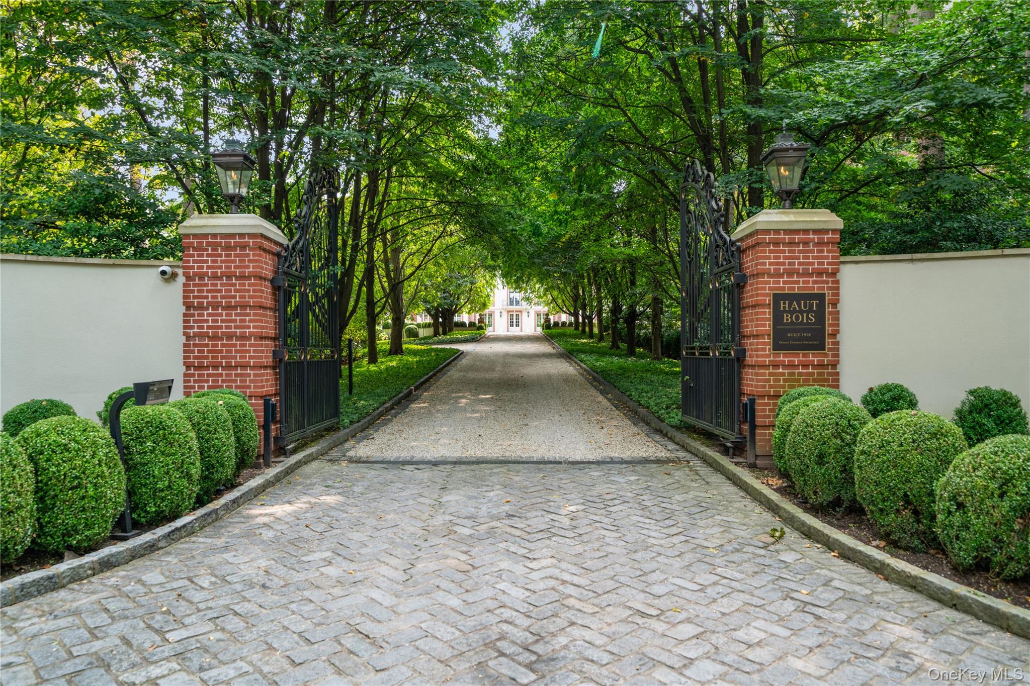 1985-4 Cedar Swamp Road