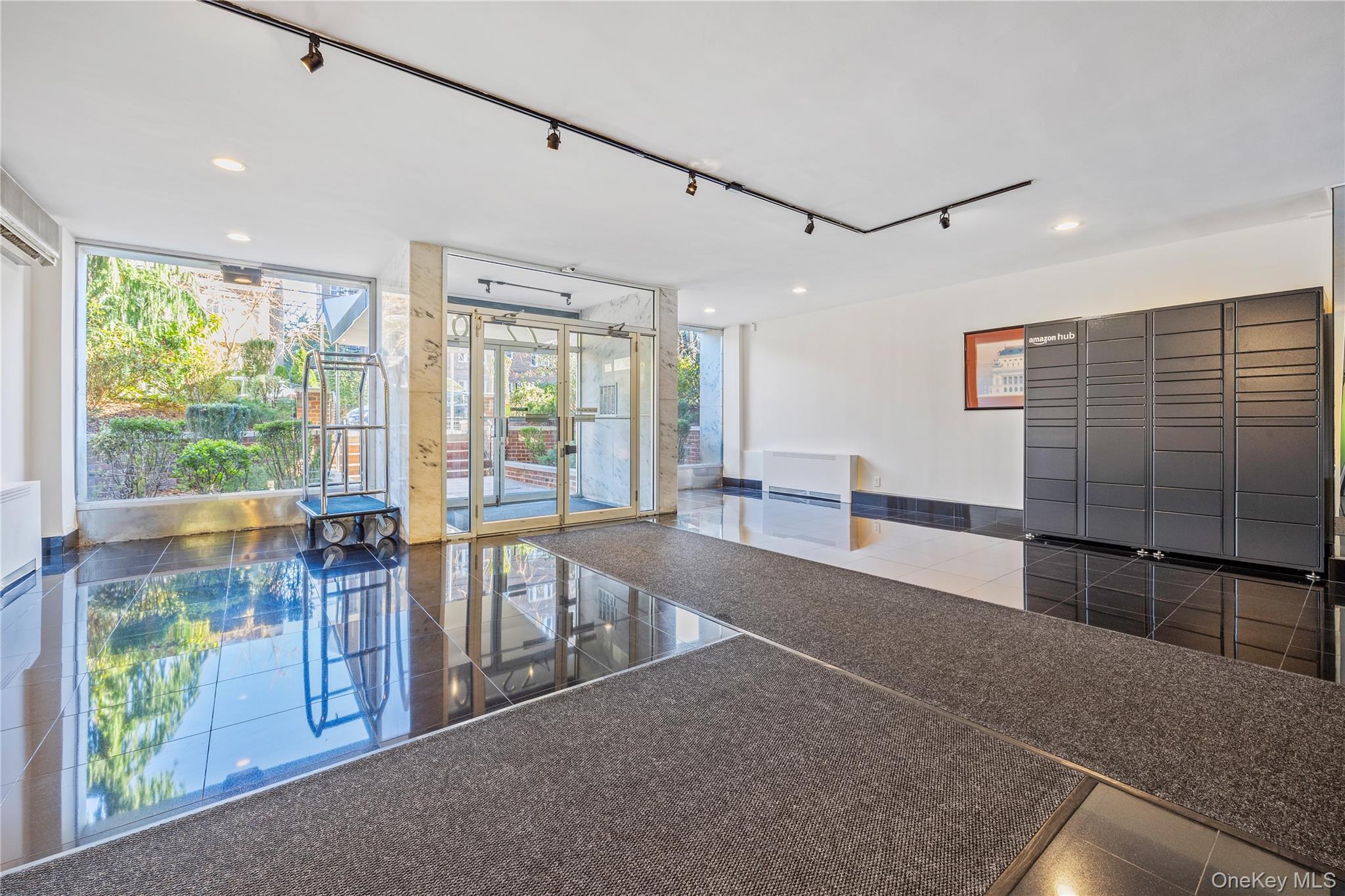 72-10 112 Street Unit: 6G