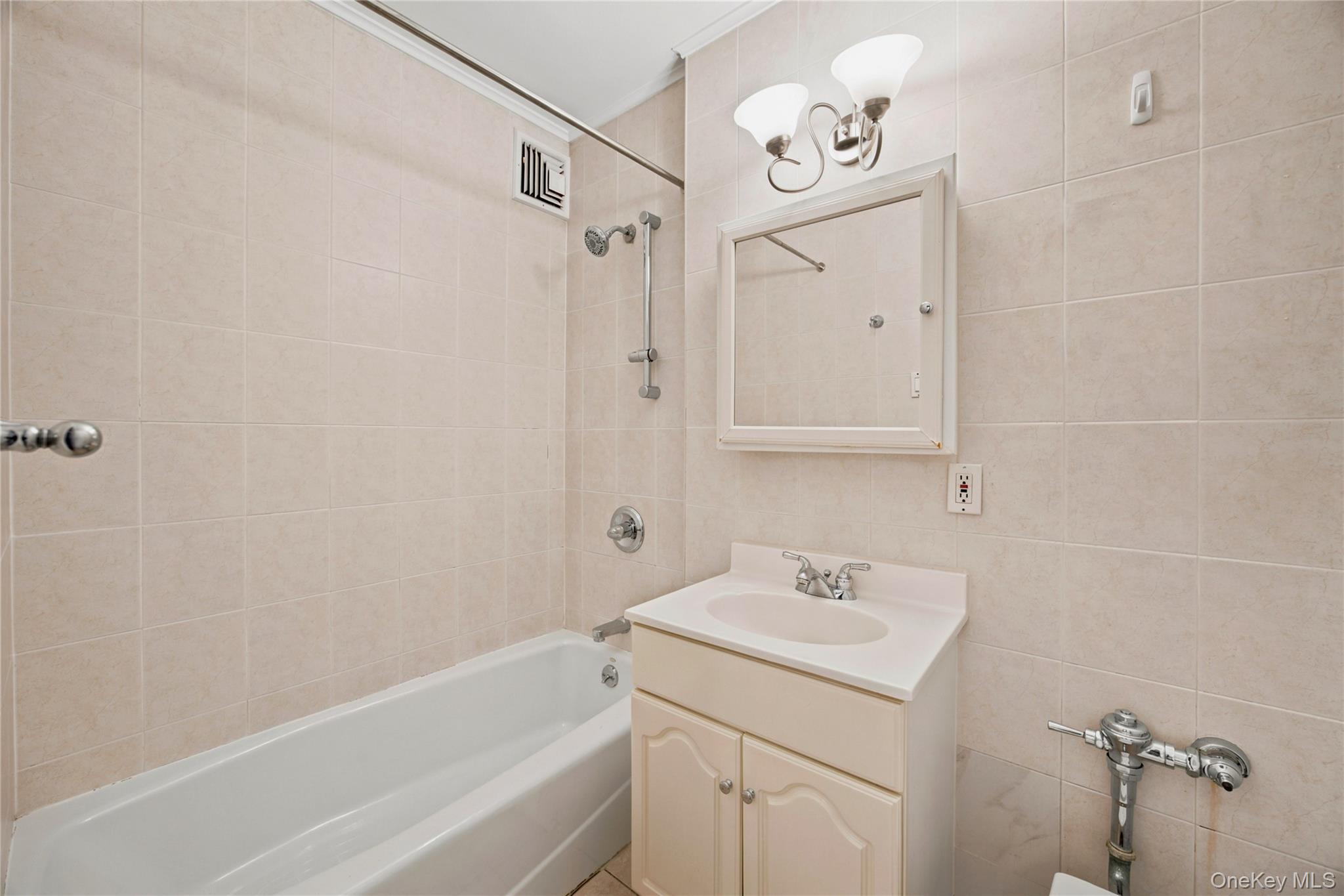 72-10 112 Street Unit: 6G