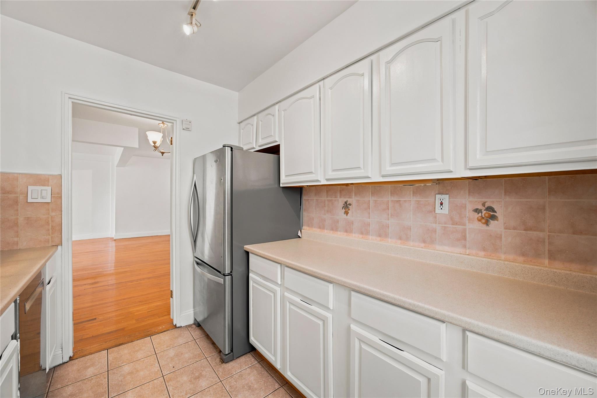 72-10 112 Street Unit: 6G