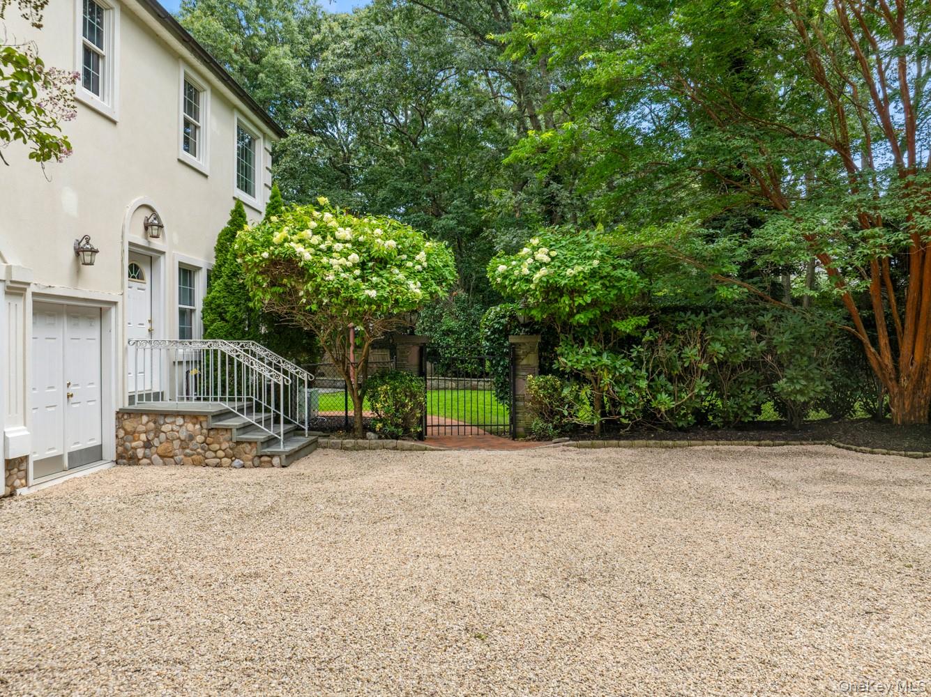 12 Mondavi Lane
