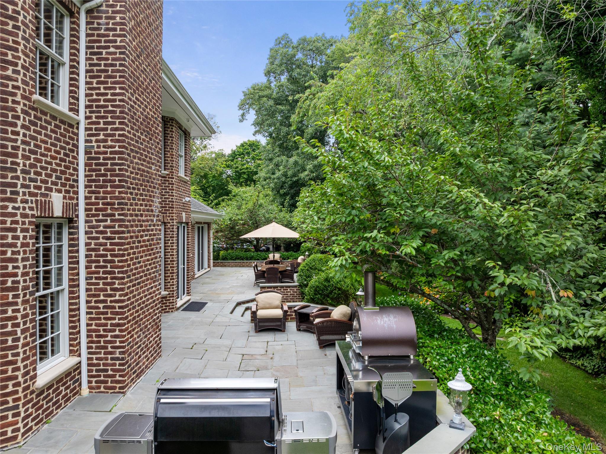 898 Chicken Valley Road