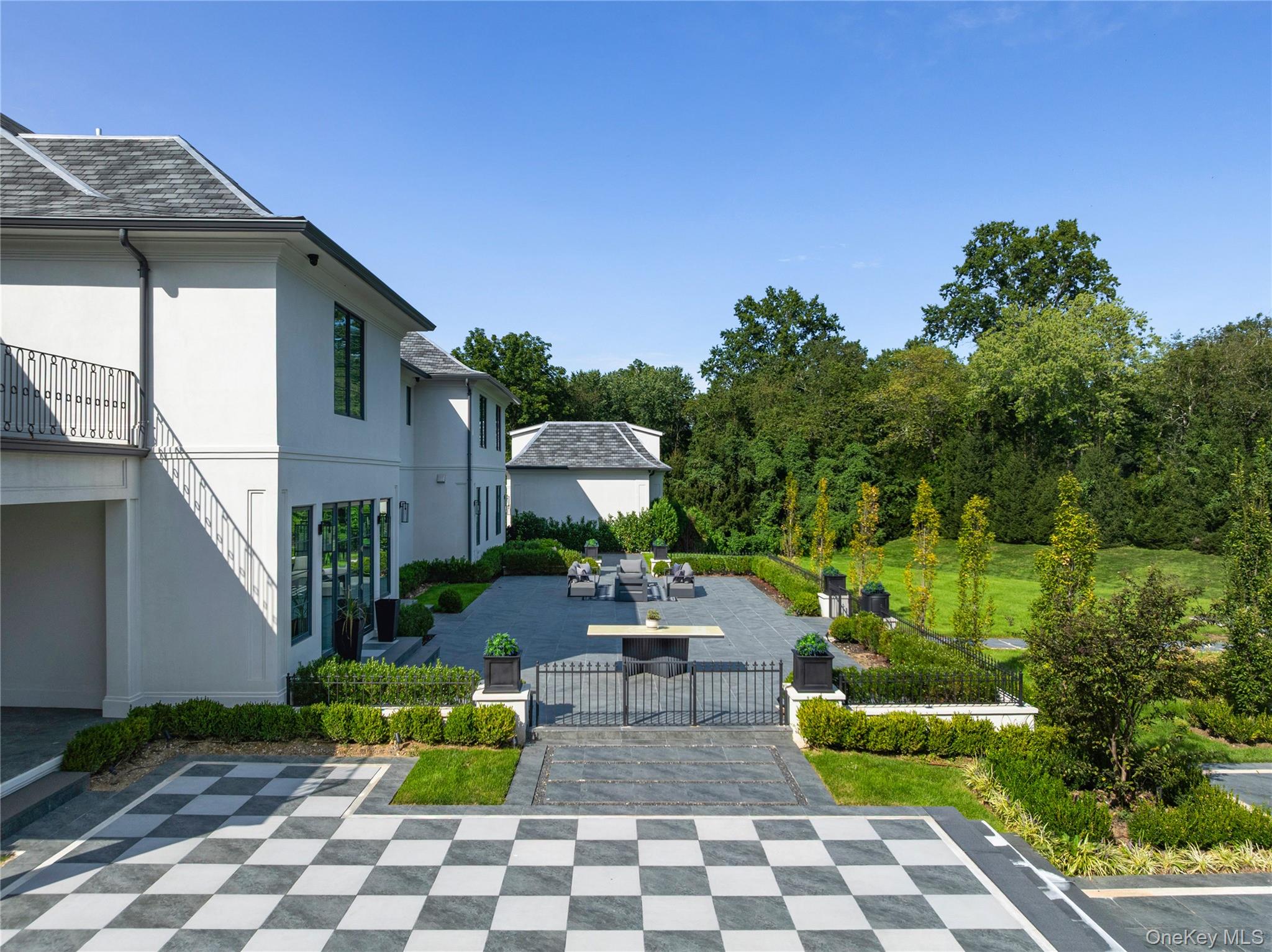 18 Evergreen Way