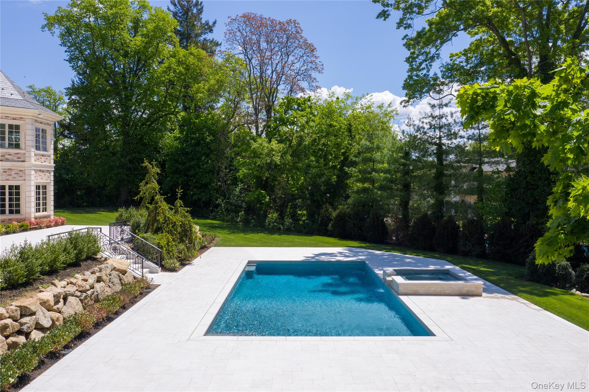 6 Foxwood Road