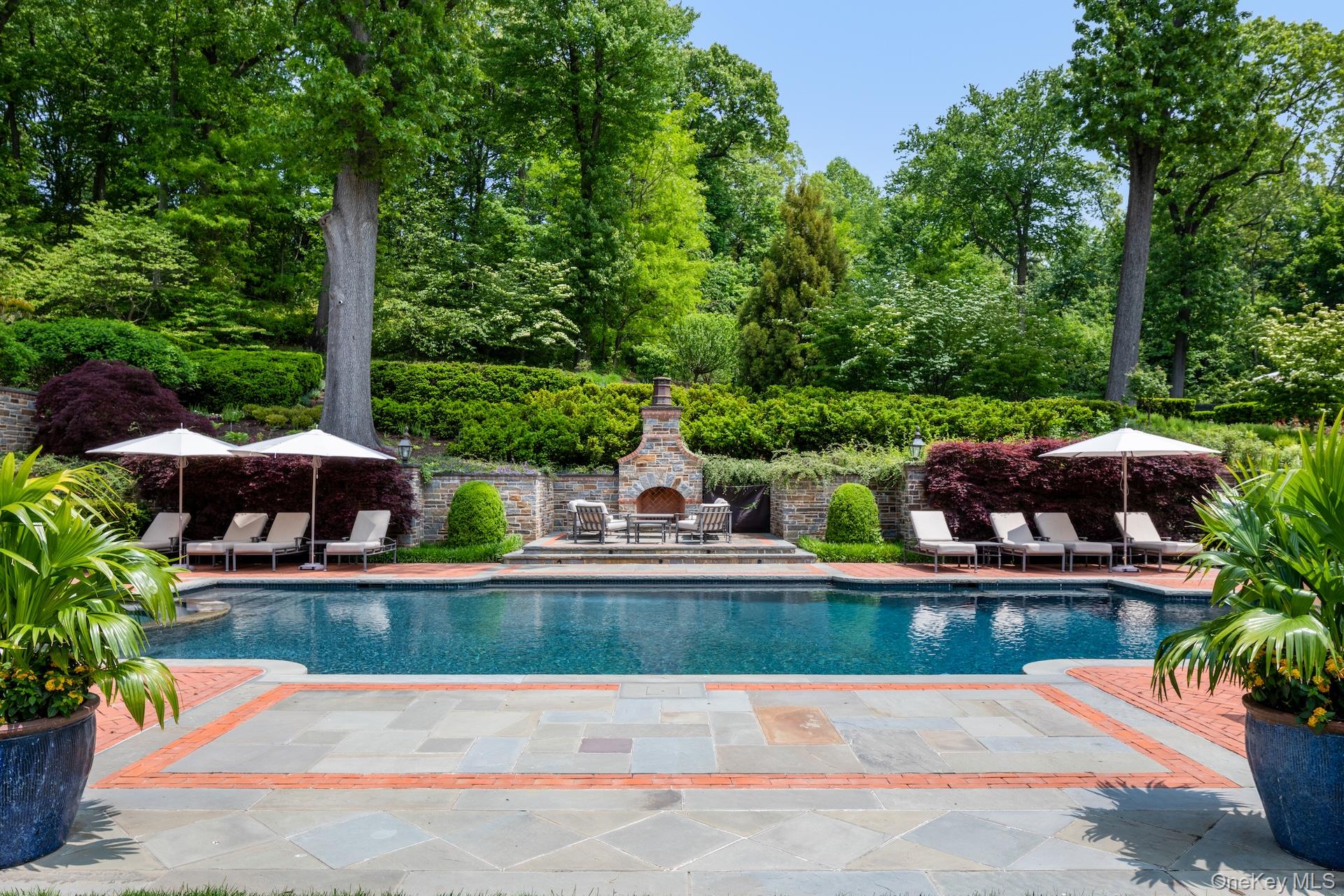 6 Spring Hill Lane