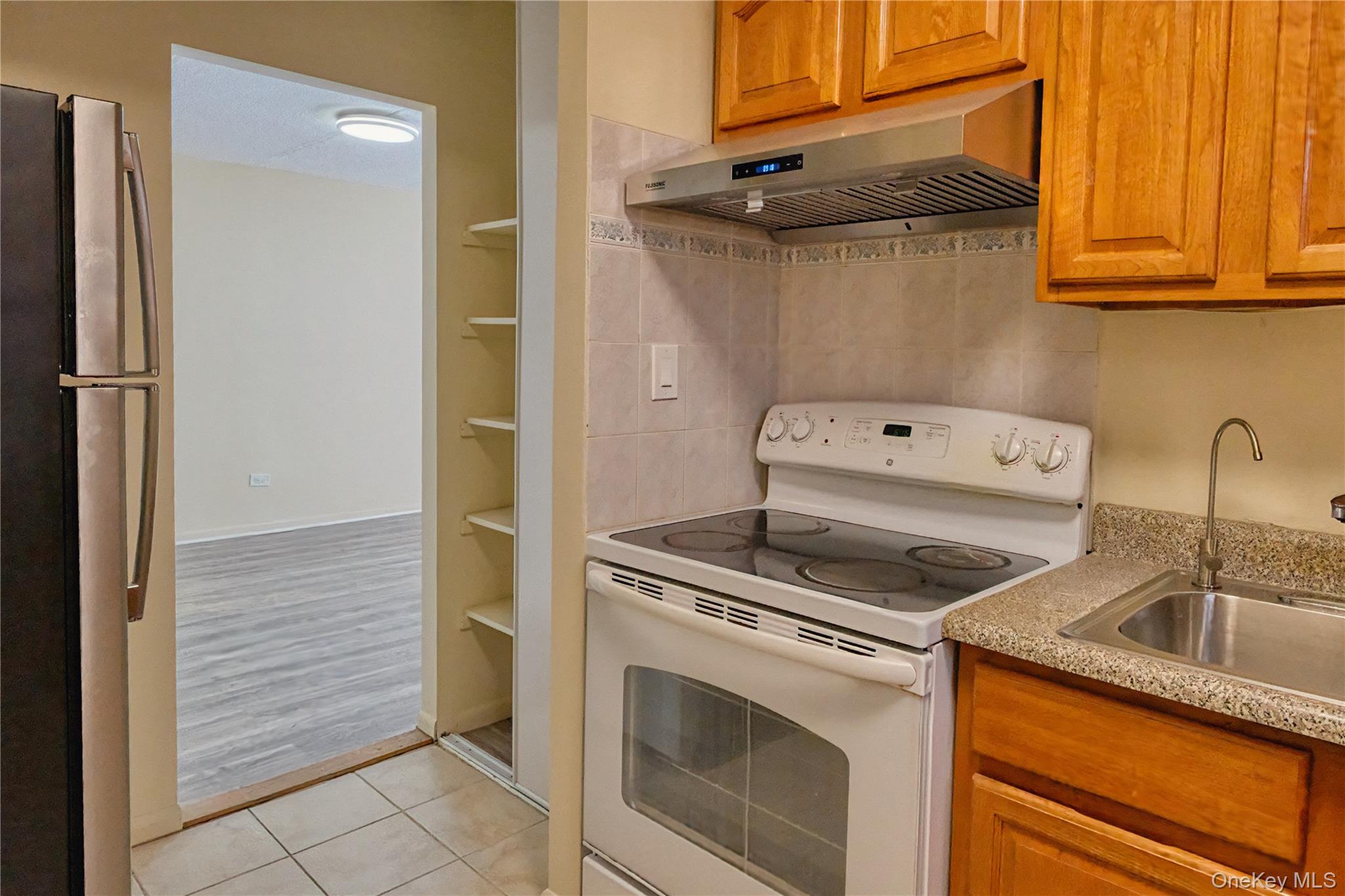 136-35 Maple Avenue Unit: 4E