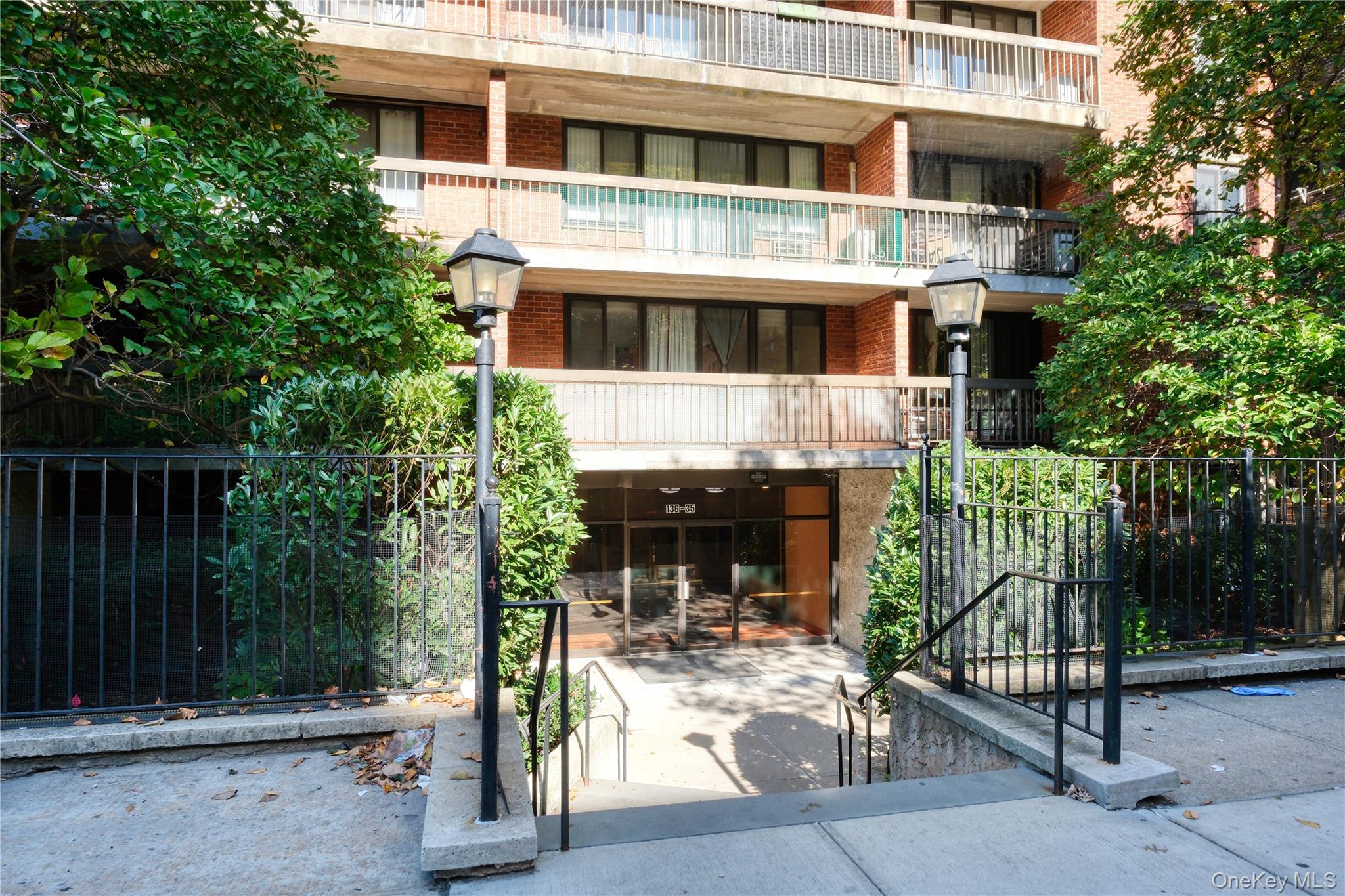 136-35 Maple Avenue Unit: 4E