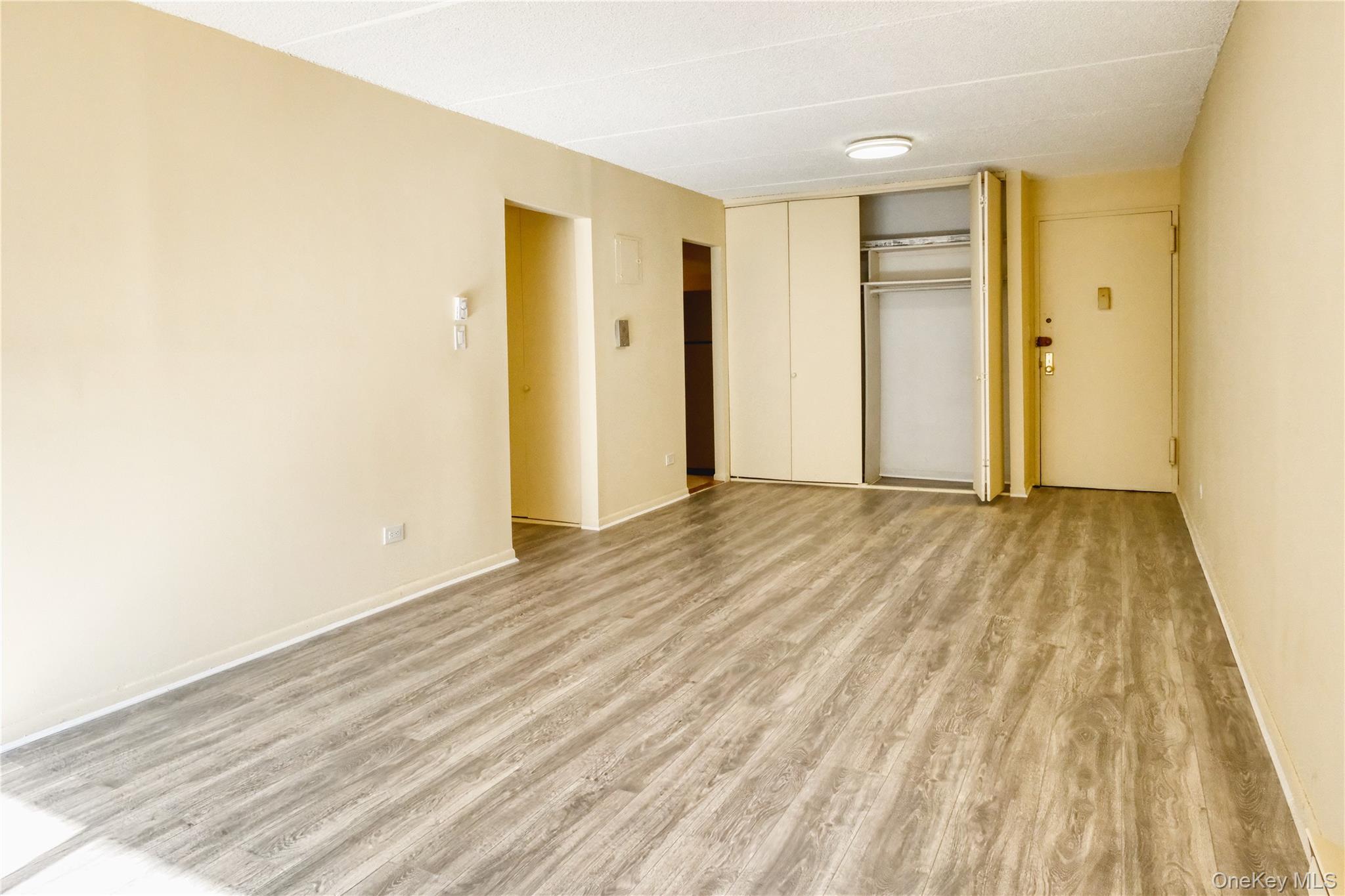 136-35 Maple Avenue Unit: 4E