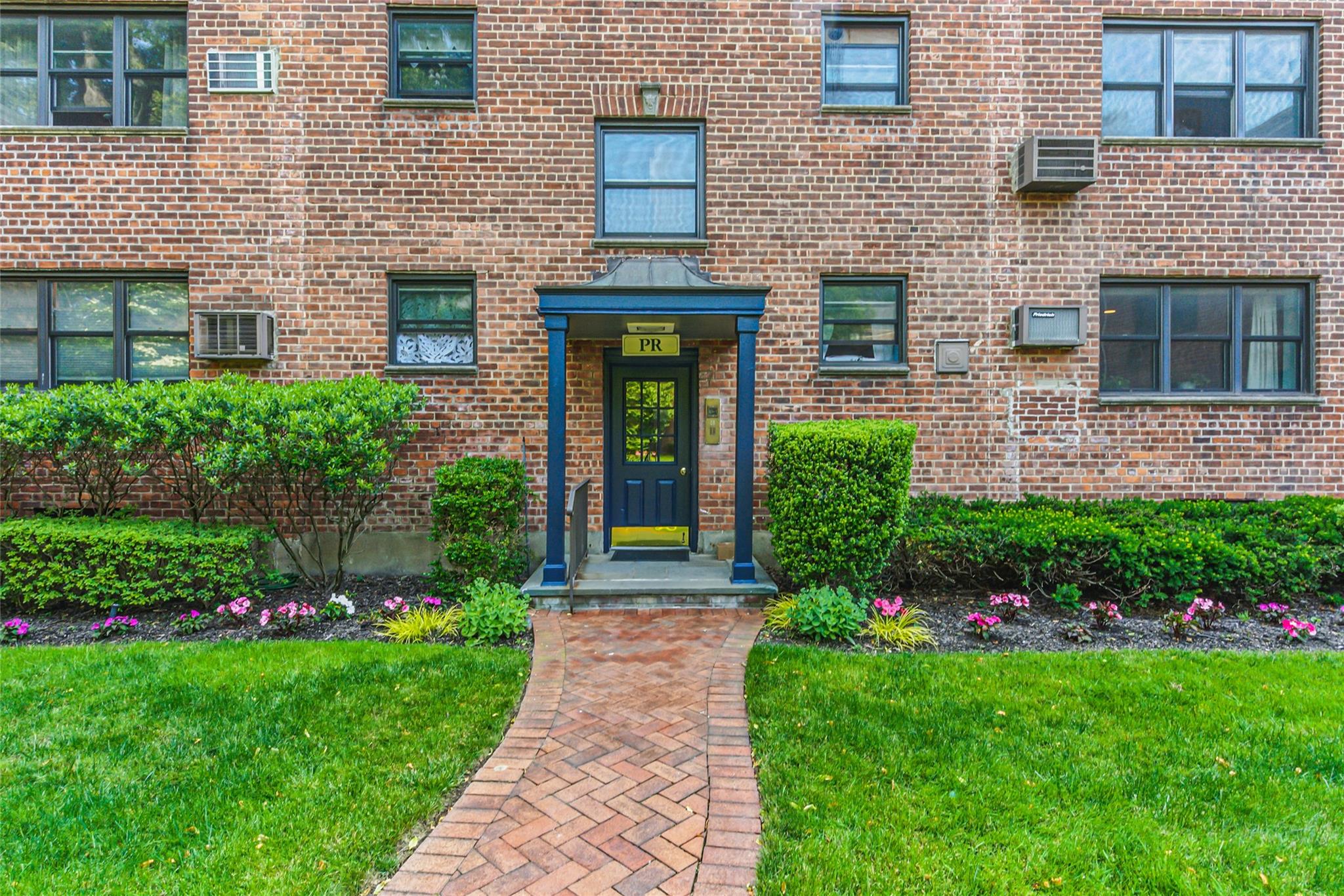 15 Beach Road Unit: 1P