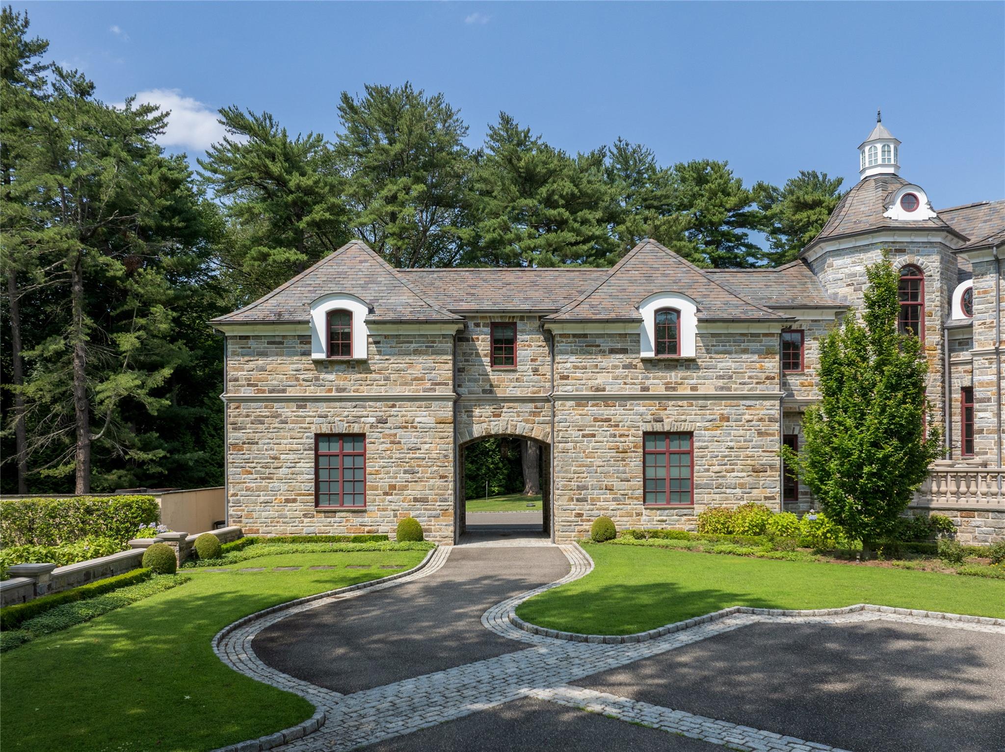102 Horseshoe Road