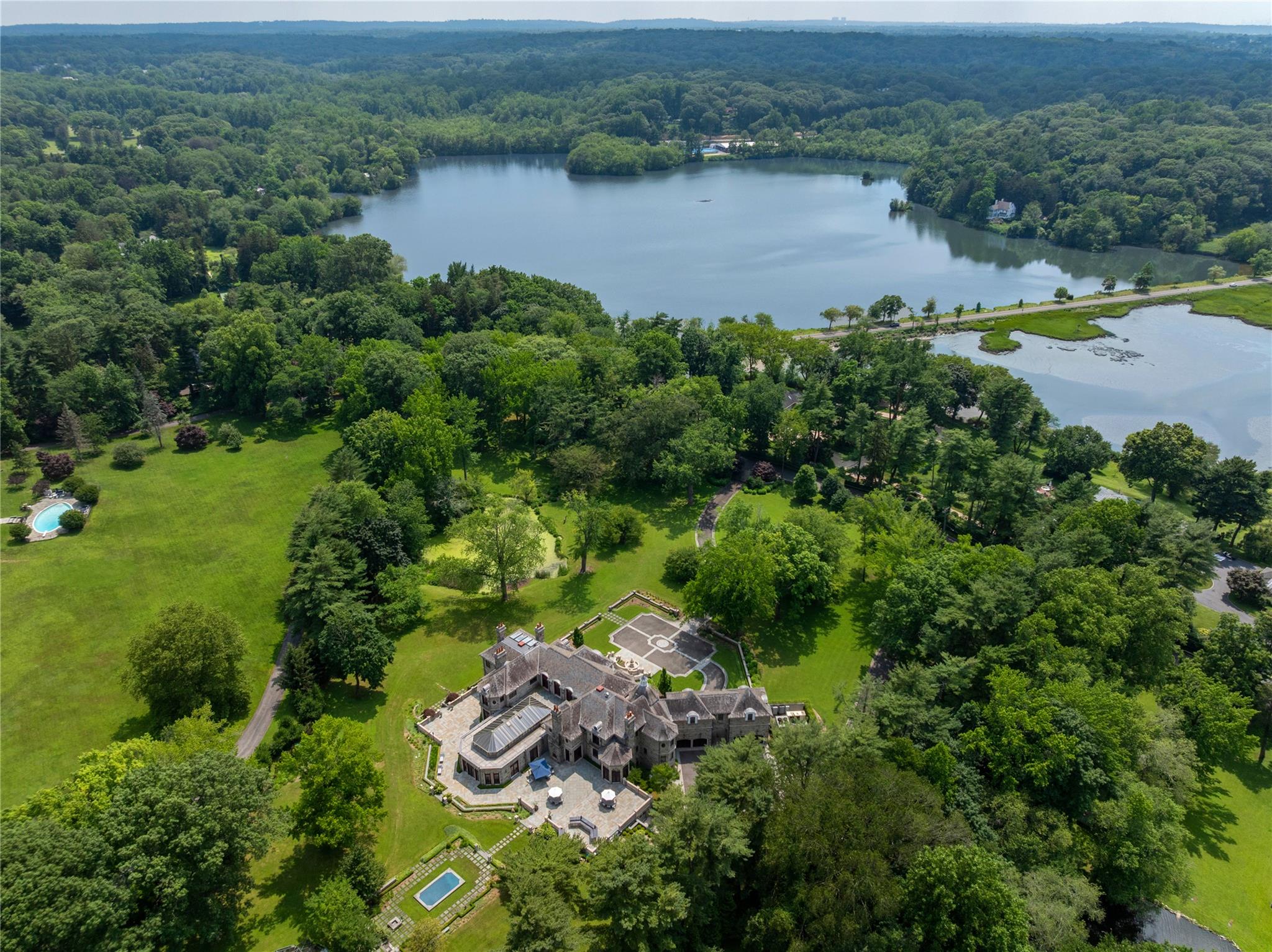 102 Horseshoe Road