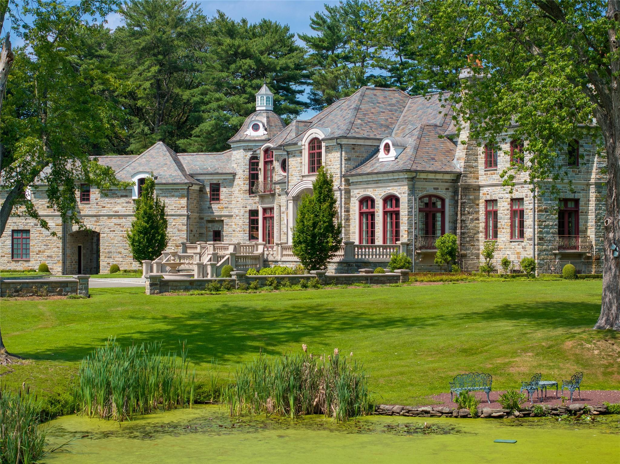 102 Horseshoe Road