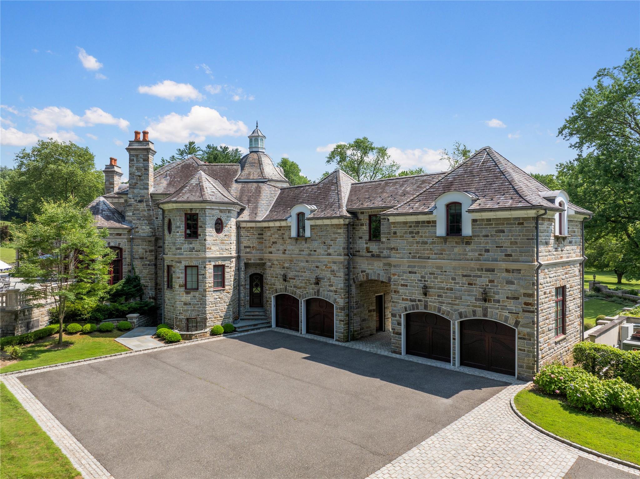 102 Horseshoe Road
