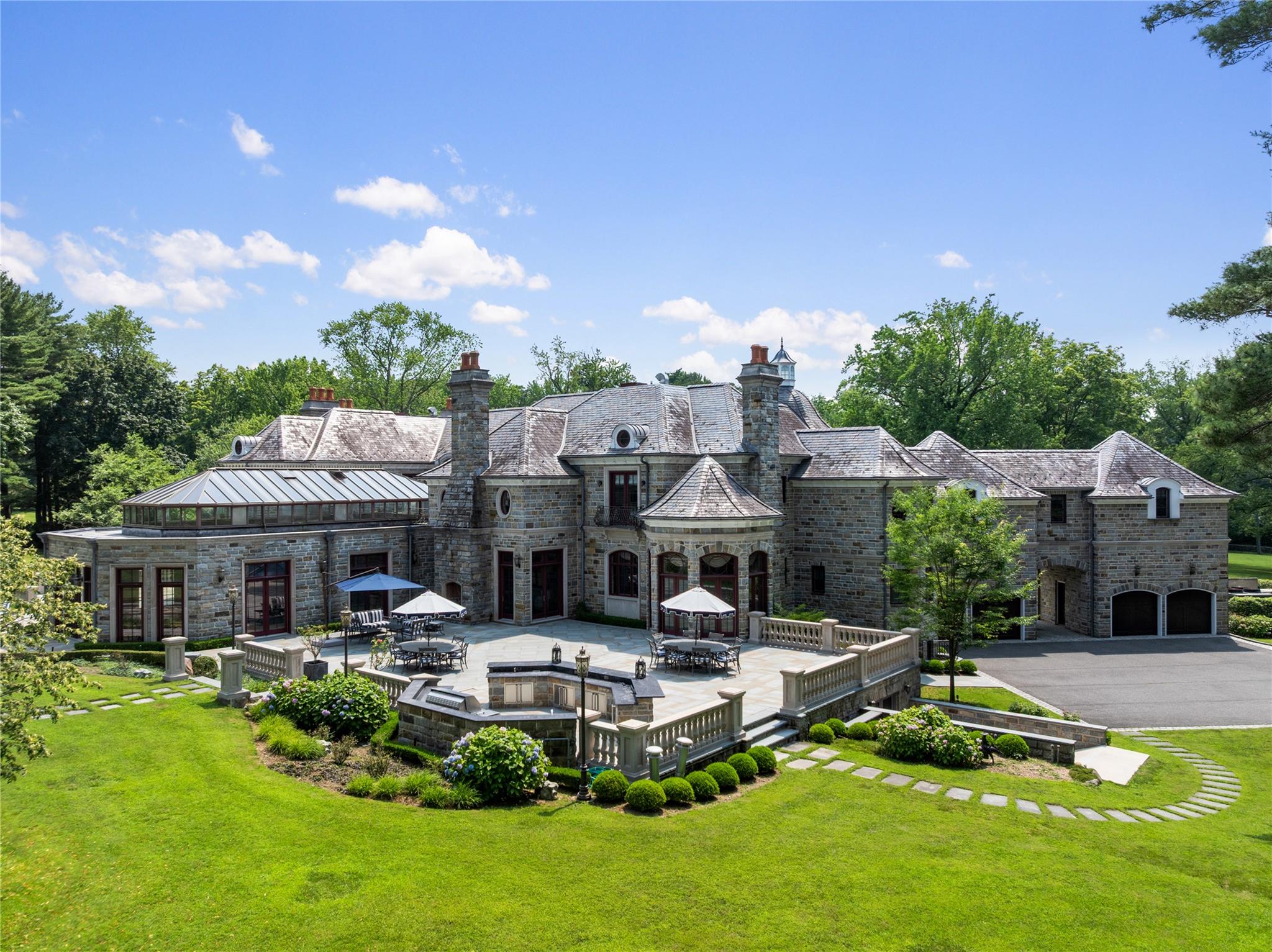 102 Horseshoe Road