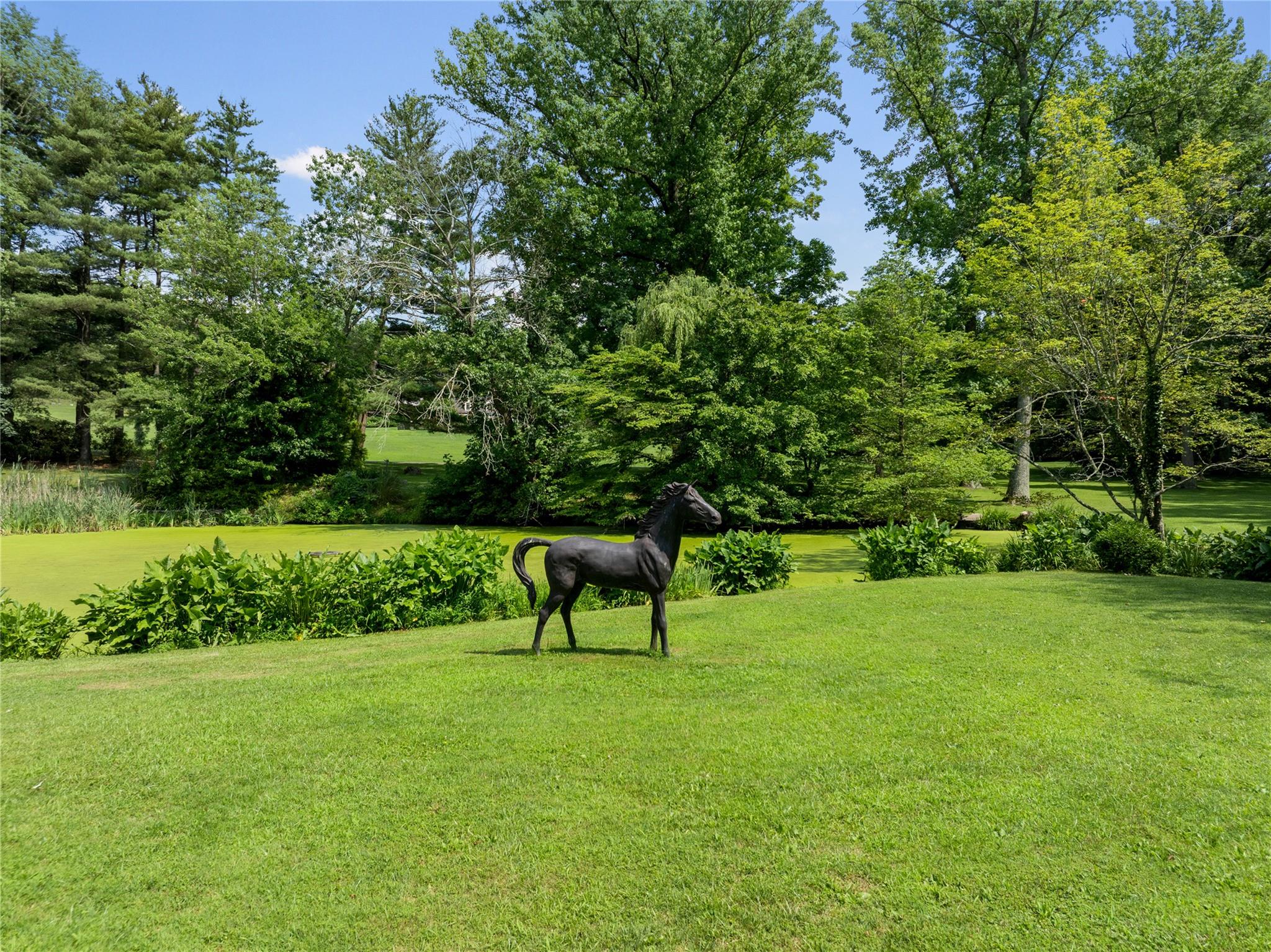 102 Horseshoe Road